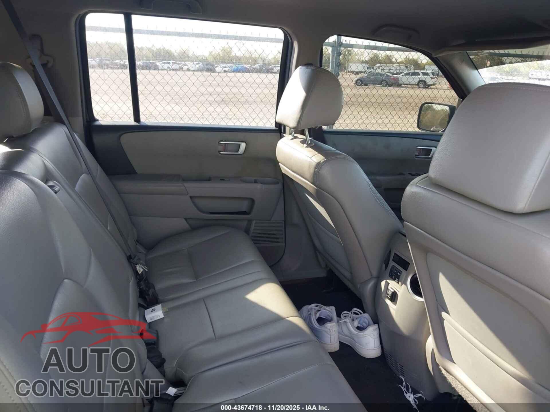 HONDA PILOT 2013 - 5FNYF4H46DB085434