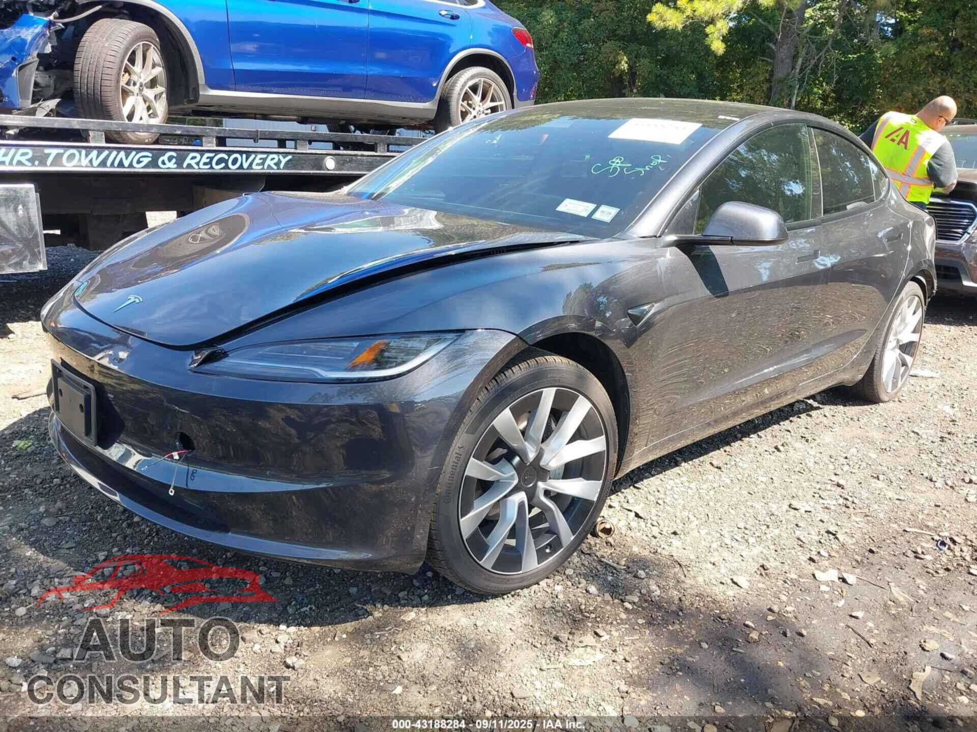 TESLA MODEL 3 2024 - 5YJ3E1EAXRF729577