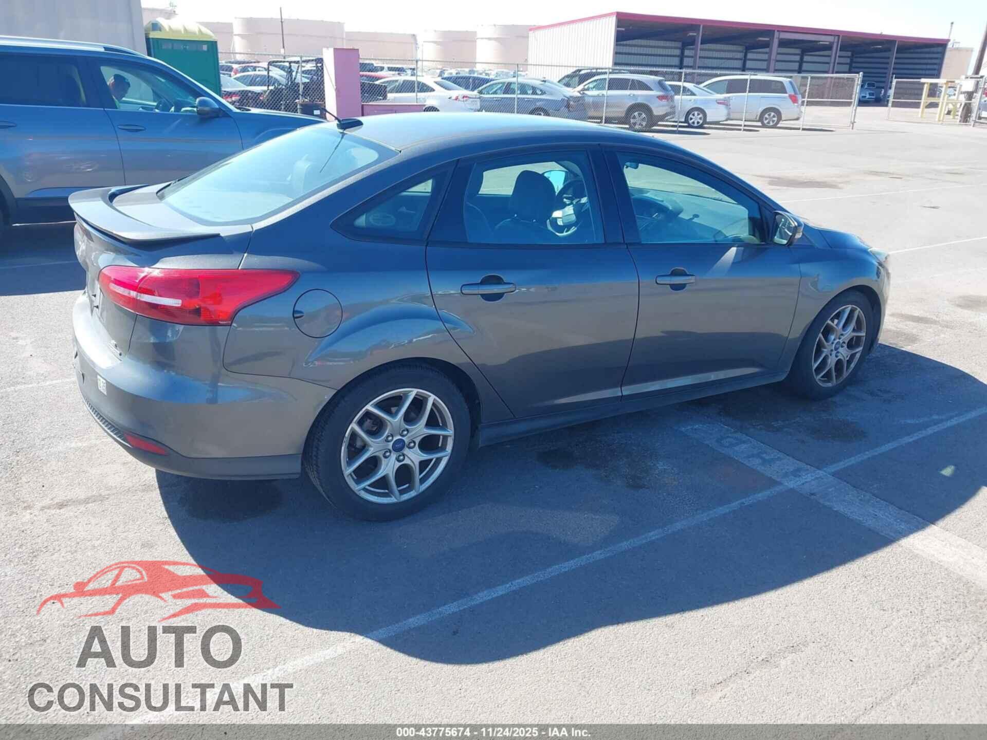 FORD FOCUS 2015 - 1FADP3F23FL275608