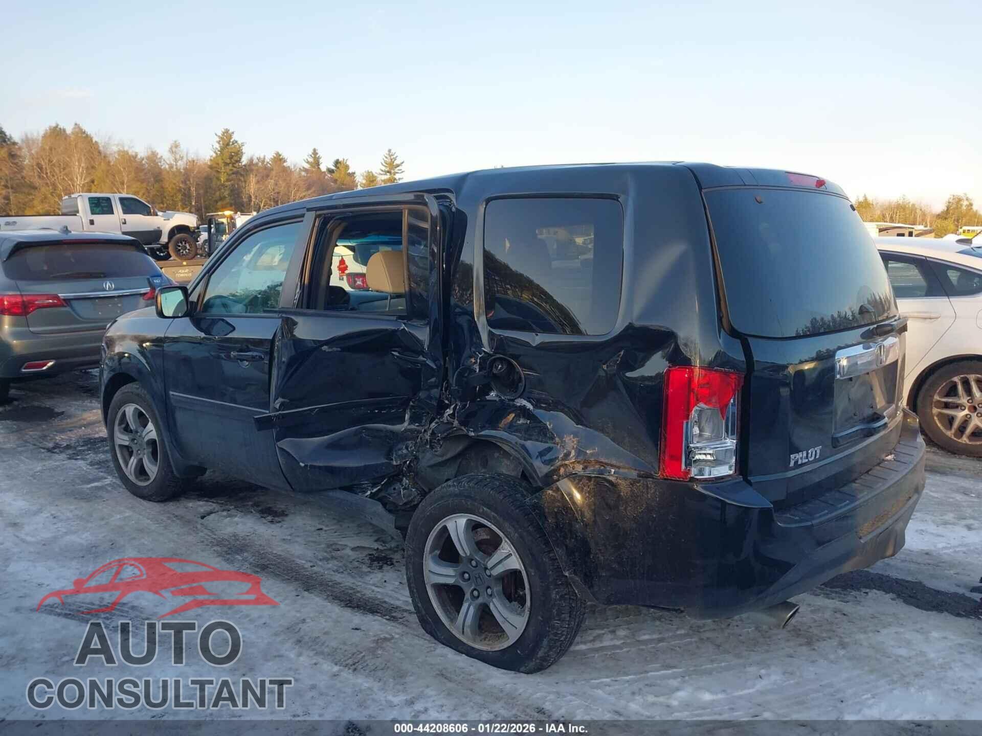 HONDA PILOT 2015 - 5FNYF4H30FB079090