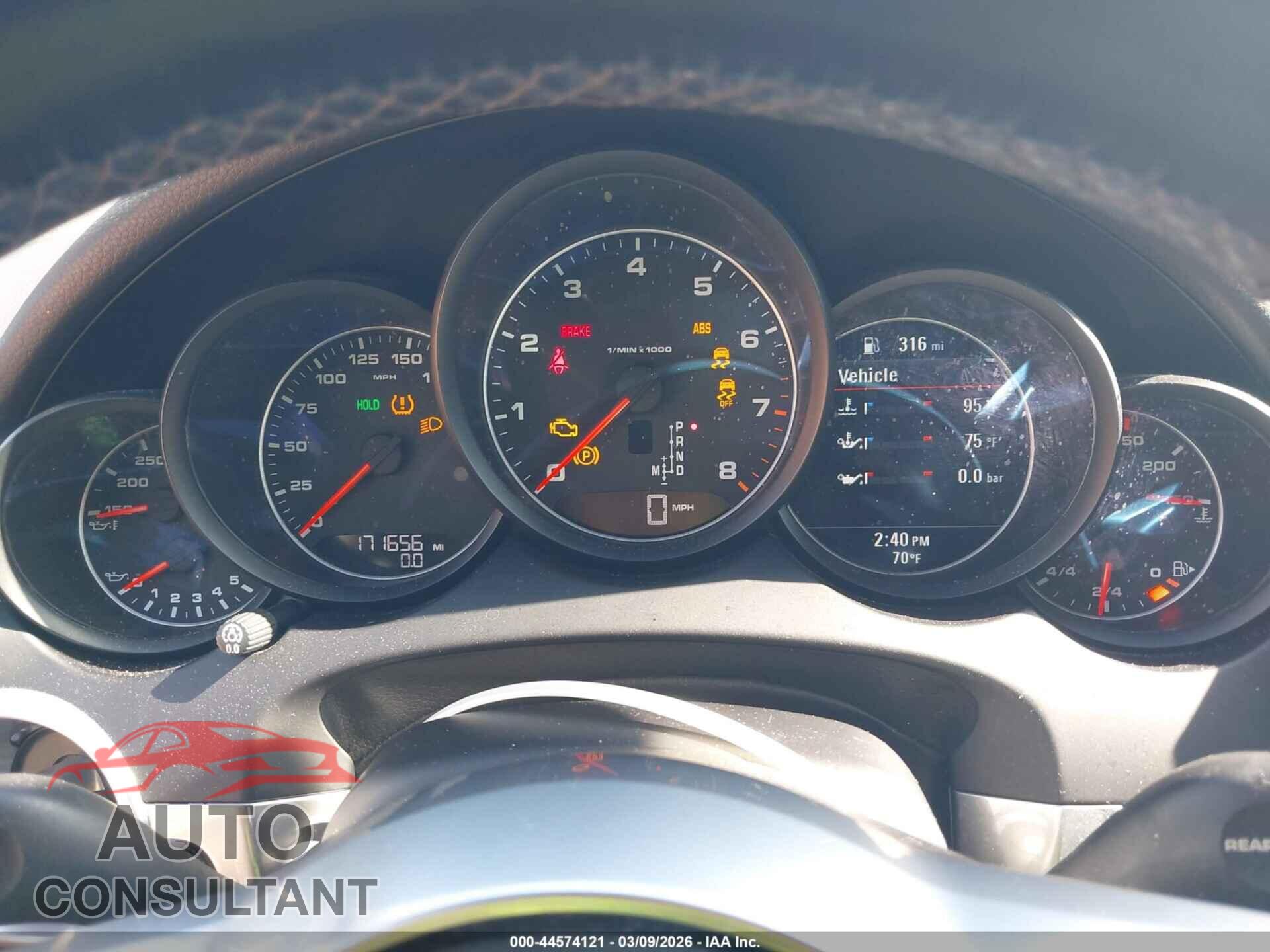PORSCHE CAYENNE 2017 - WP1AA2A23HKA84228