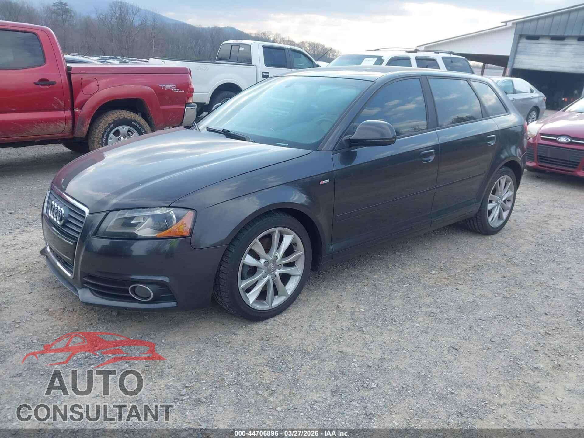 AUDI A3 2010 - WAUMFAFM2AA076344