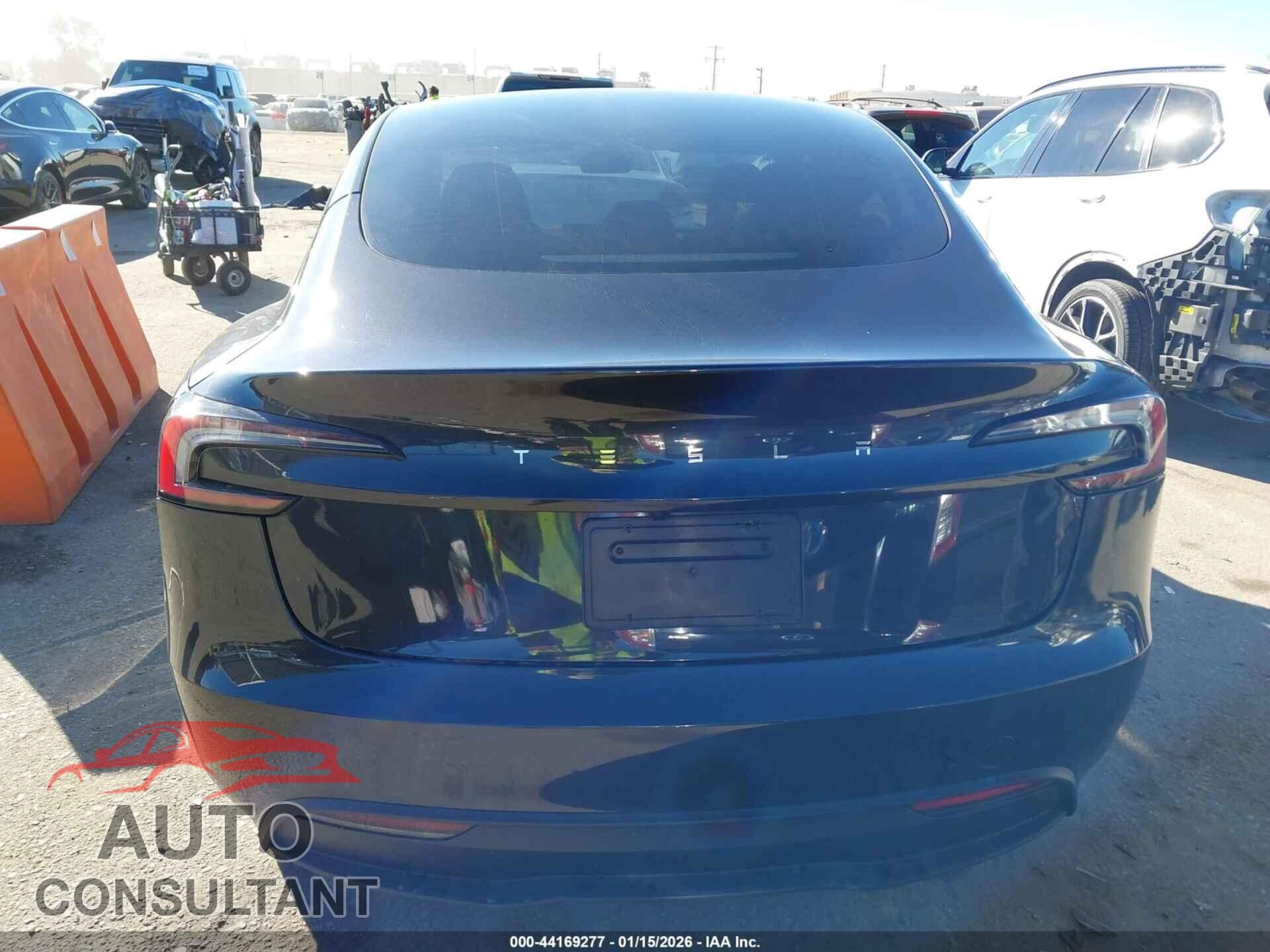 TESLA MODEL 3 2024 - 5YJ3E1EA1RF741245