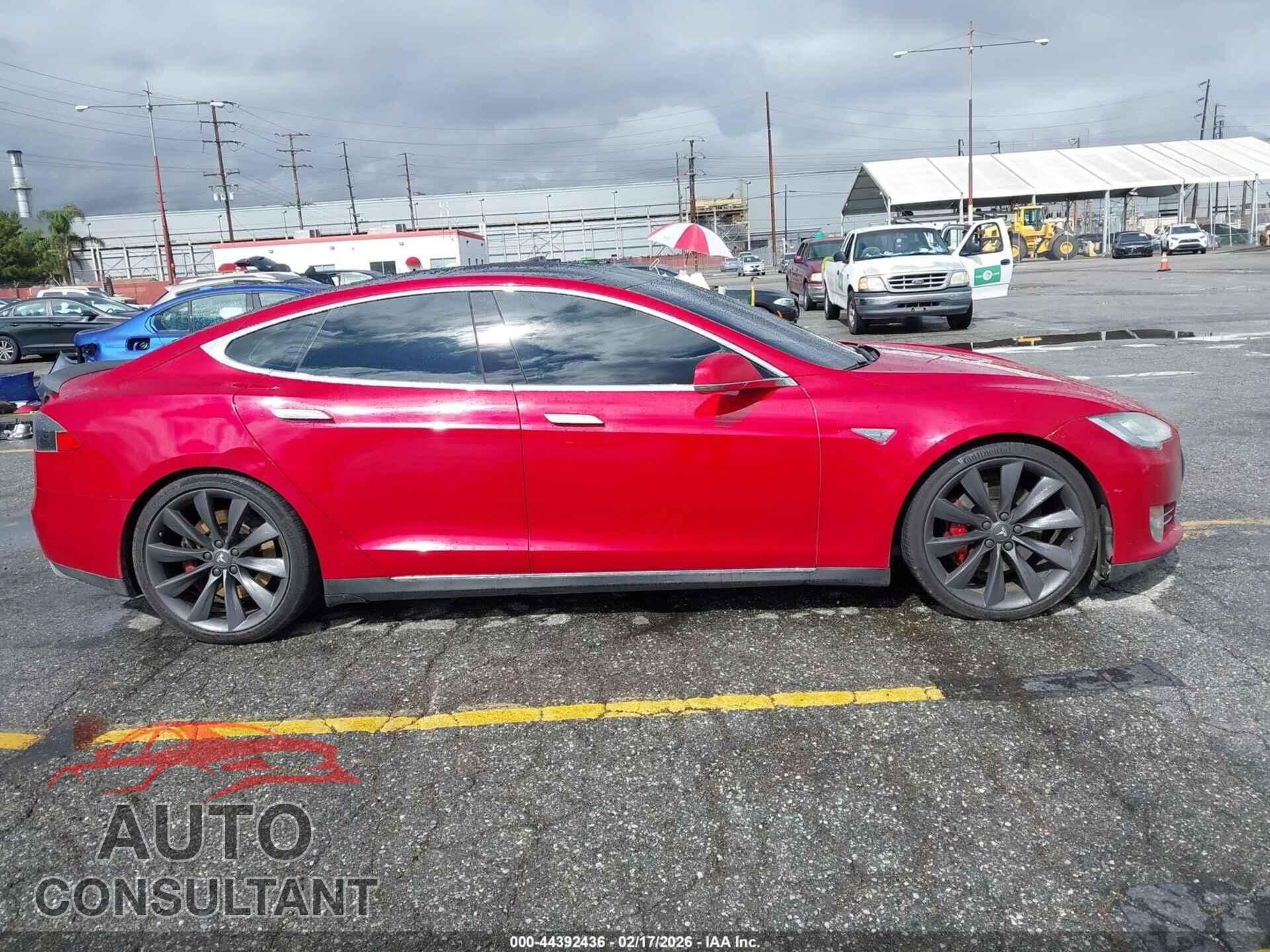 TESLA MODEL S 2013 - 5YJSA1CPXDFP09014