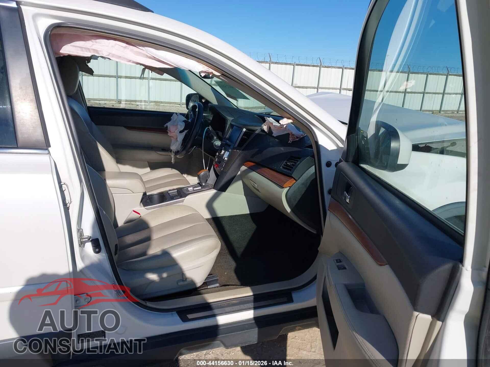 SUBARU OUTBACK 2014 - 4S4BRCMC4E3241954
