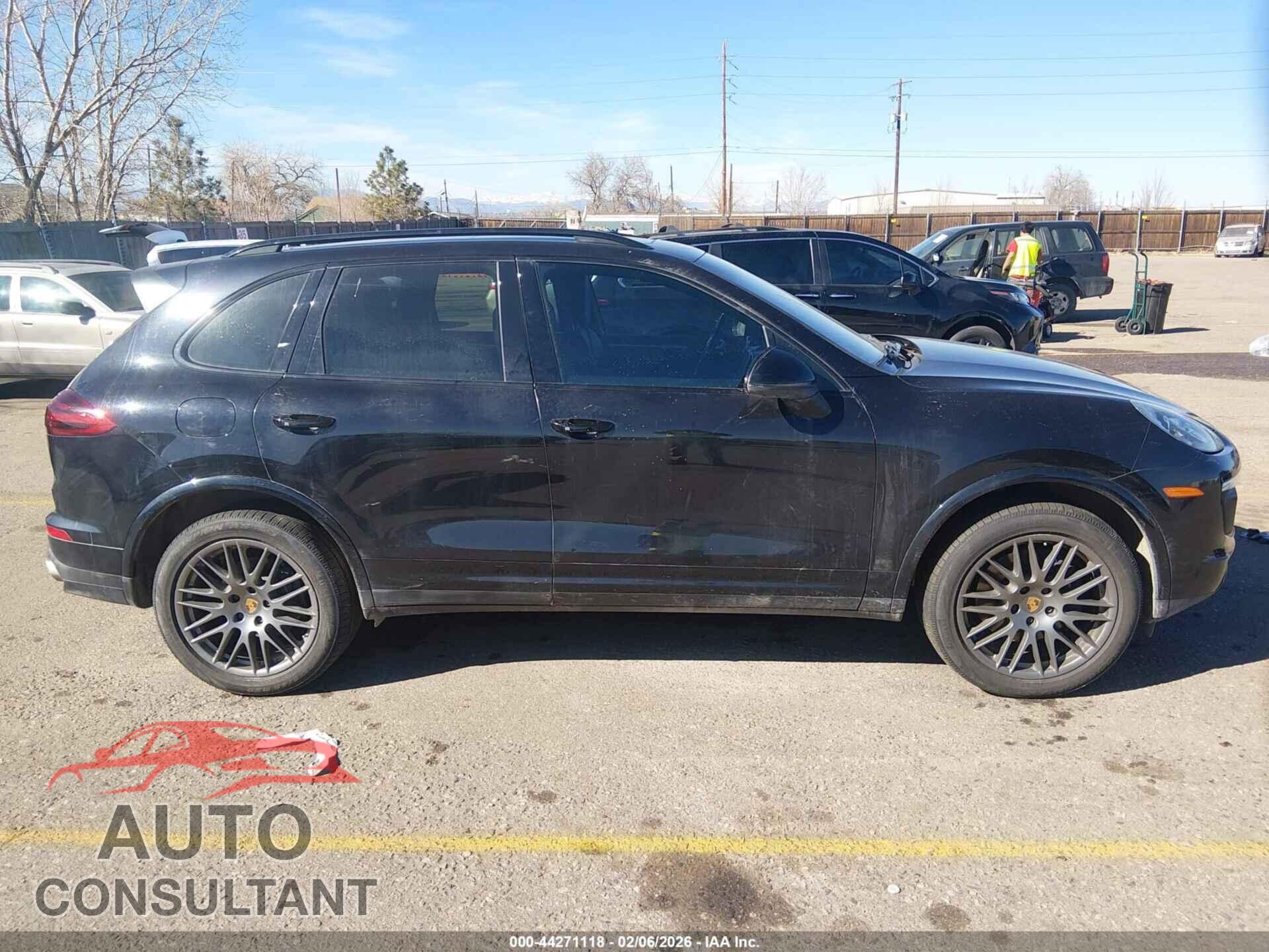 PORSCHE CAYENNE 2017 - WP1AA2A24HKA88045