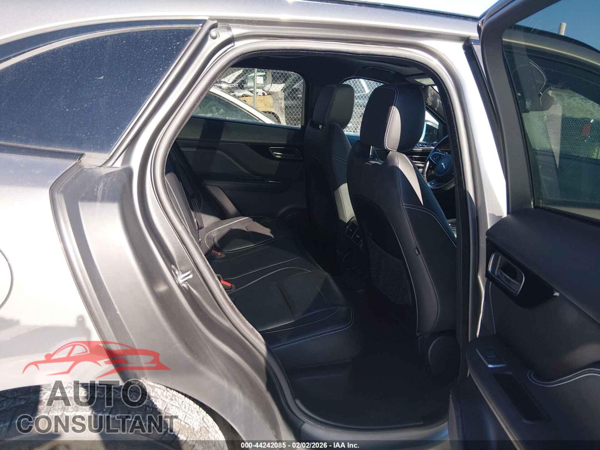 JAGUAR F-PACE 2018 - SADCL2GX1JA285519