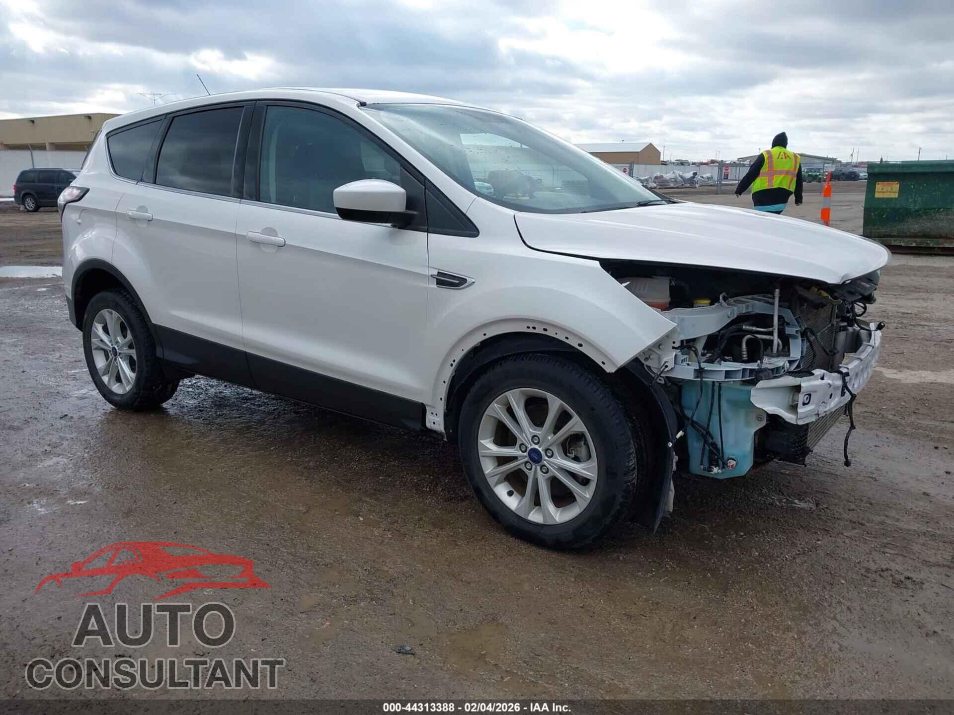 FORD ESCAPE 2017 - 1FMCU9G97HUB80281