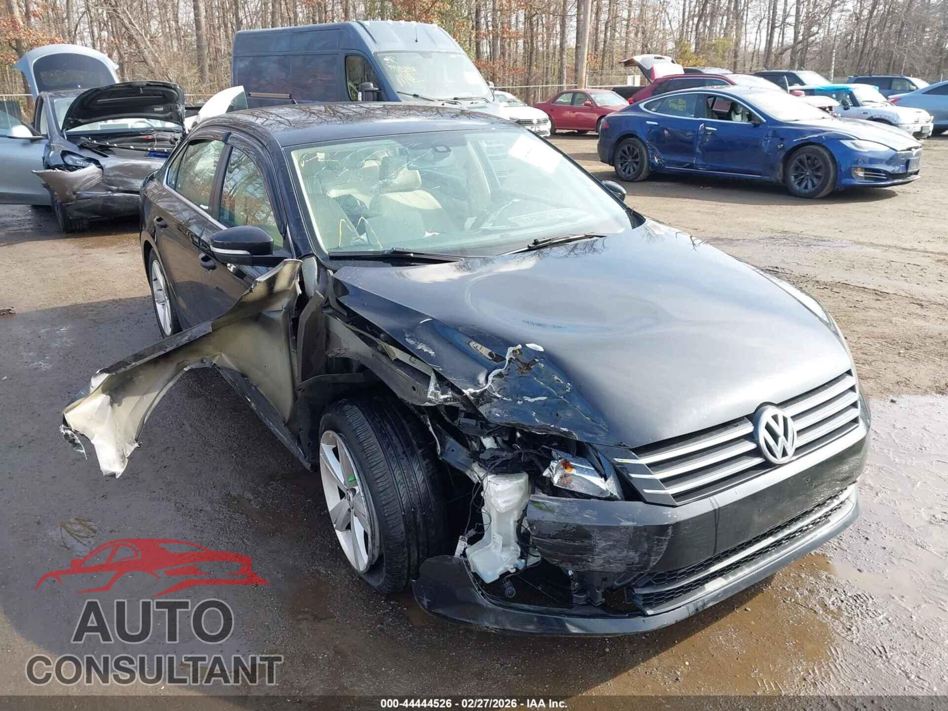 VOLKSWAGEN PASSAT 2015 - 1VWAT7A31FC095427