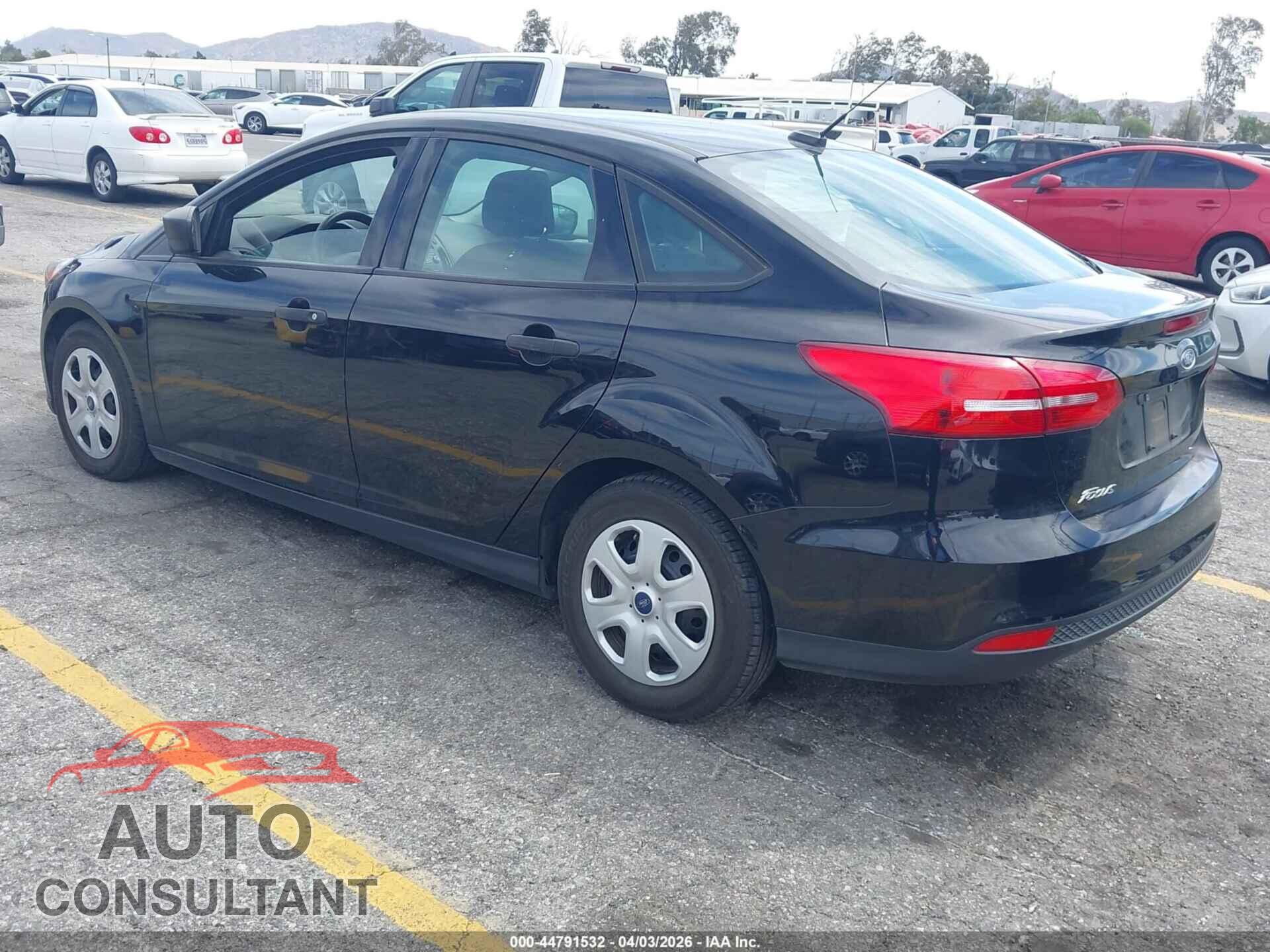 FORD FOCUS 2017 - 1FADP3E26HL348216