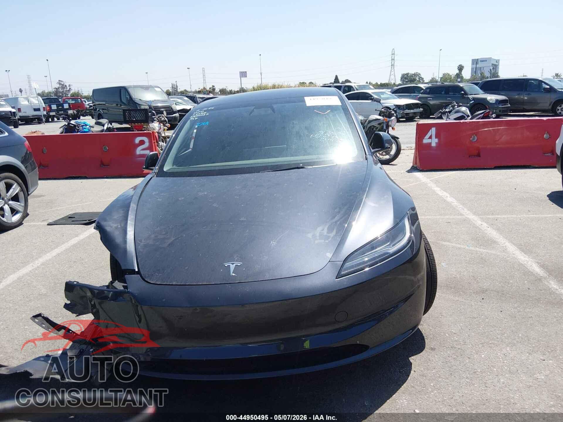 TESLA MODEL 3 2025 - 5YJ3E1EA8SF039204