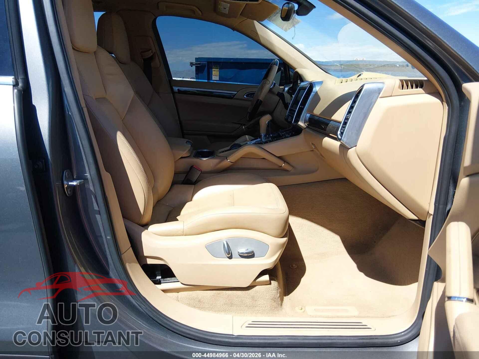 PORSCHE CAYENNE 2012 - WP1AA2A2XCLA09576