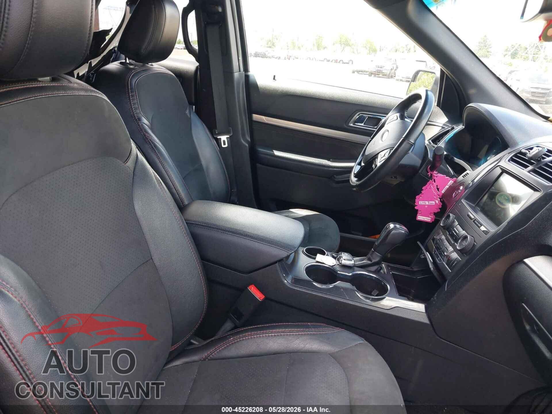 FORD EXPLORER 2018 - 1FM5K7D87JGB25591