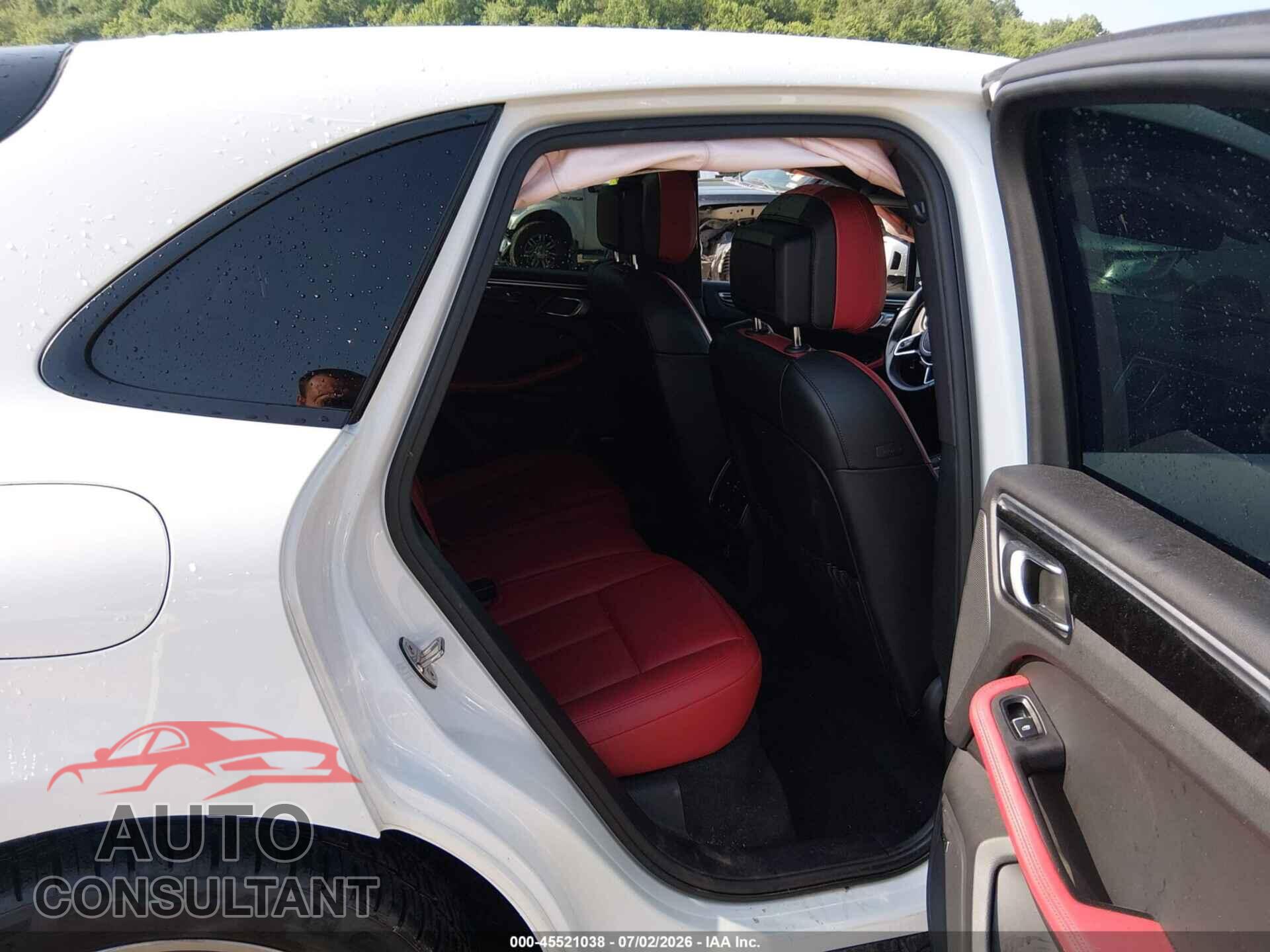 PORSCHE MACAN 2018 - WP1AA2A50JLB11007