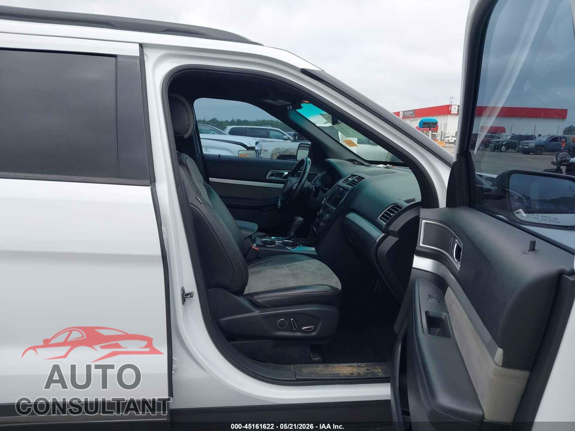 FORD EXPLORER 2017 - 1FM5K7D86HGA22138