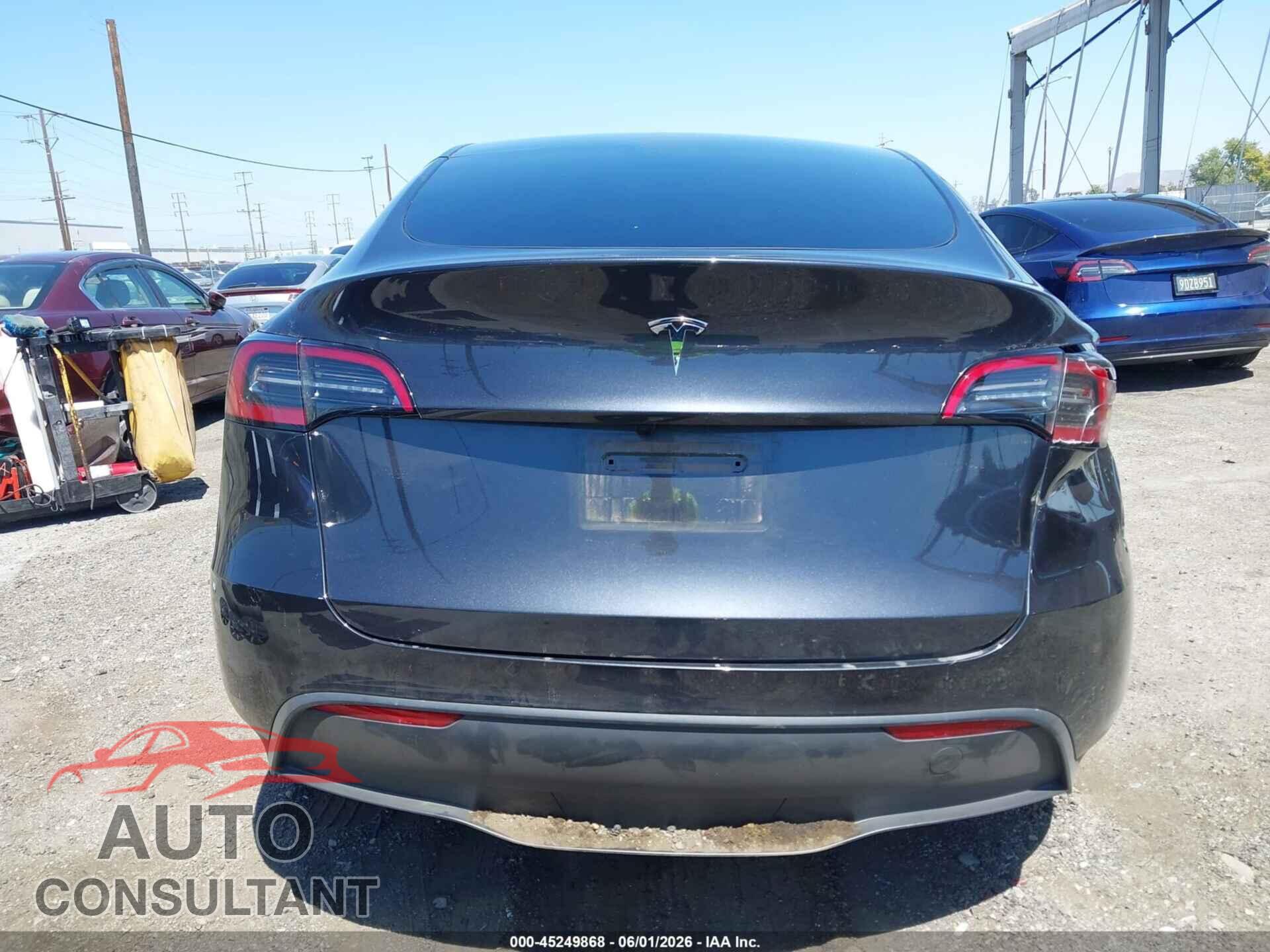 TESLA MODEL Y 2025 - 7SAYGDED6SF229808