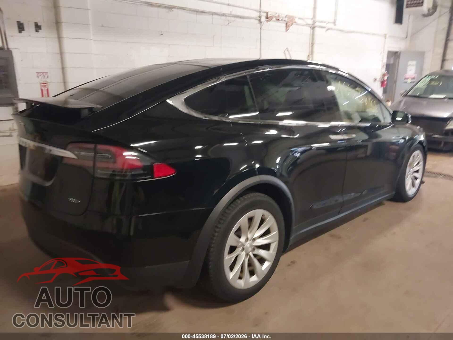 TESLA MODEL X 2018 - 5YJXCBE21JF112787
