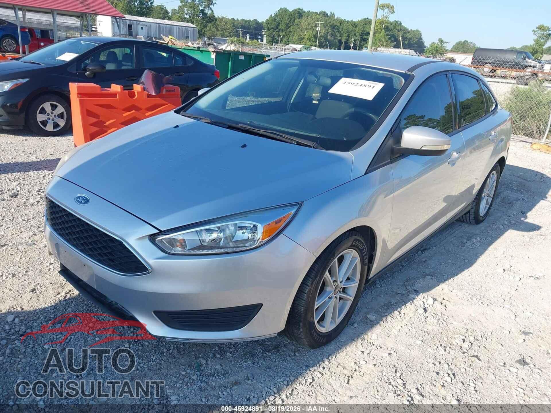 FORD FOCUS 2017 - 1FADP3F24HL338900