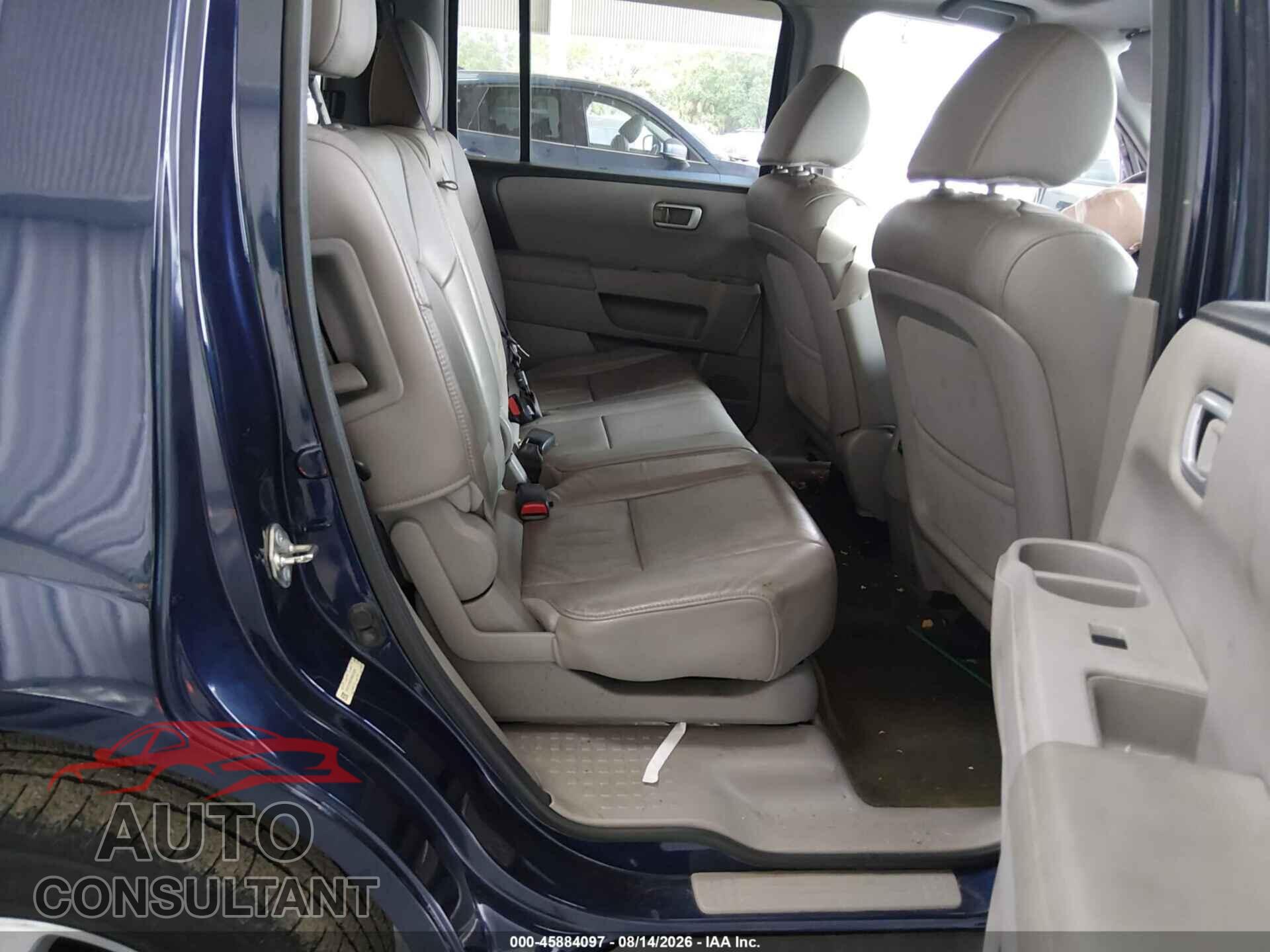 HONDA PILOT 2015 - 5FNYF3H5XFB023329