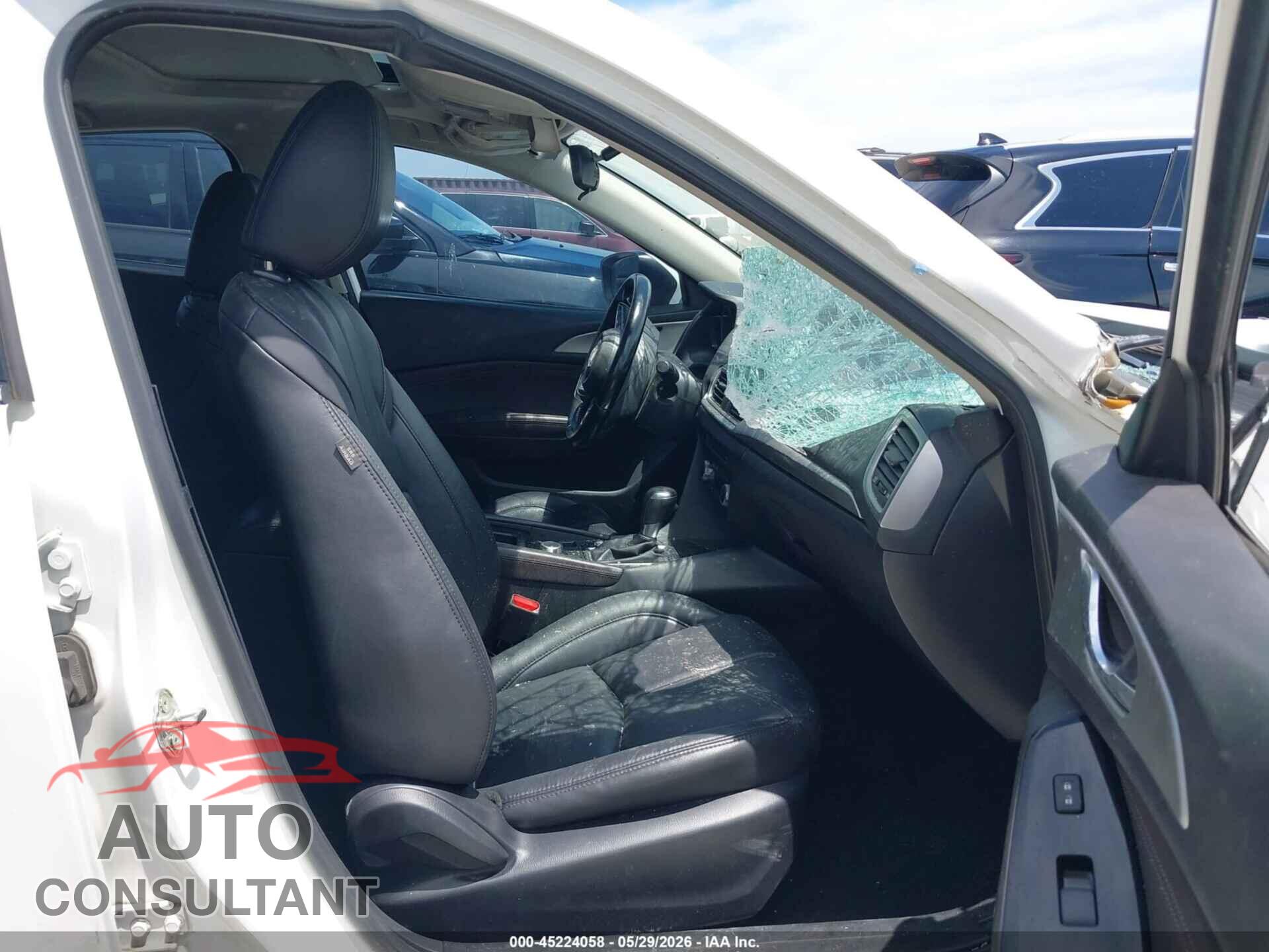 MAZDA MAZDA3 2017 - JM1BN1L36H1115715