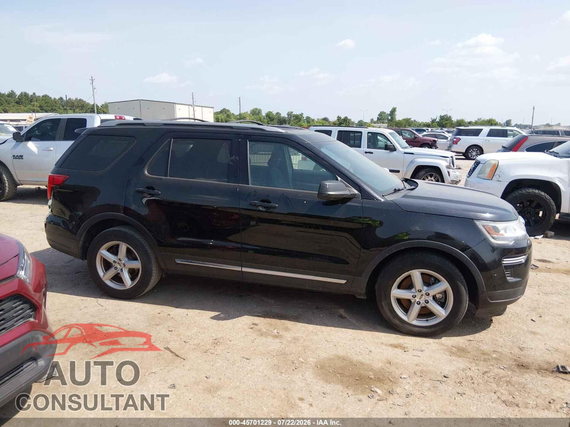 FORD EXPLORER 2018 - 1FM5K7D80JGB30535