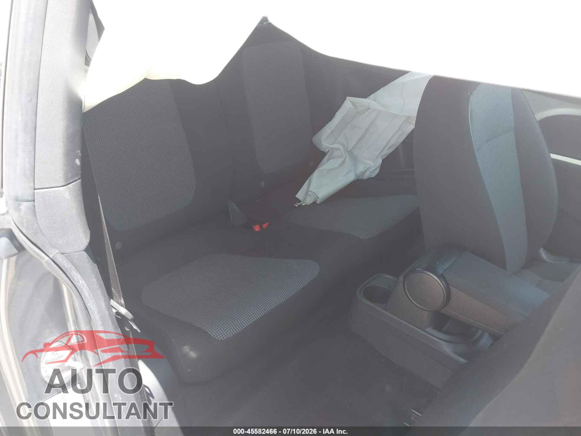 VOLKSWAGEN BEETLE 2018 - 3VWFD7AT2JM714577