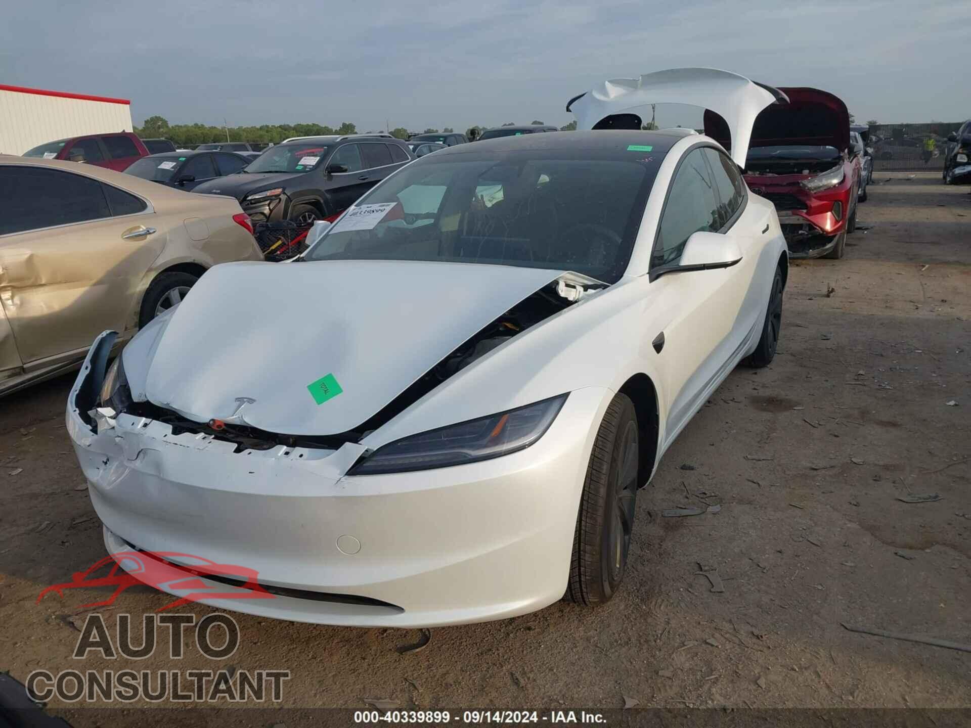 TESLA MODEL 3 2024 - 5YJ3E1EA3RF823509