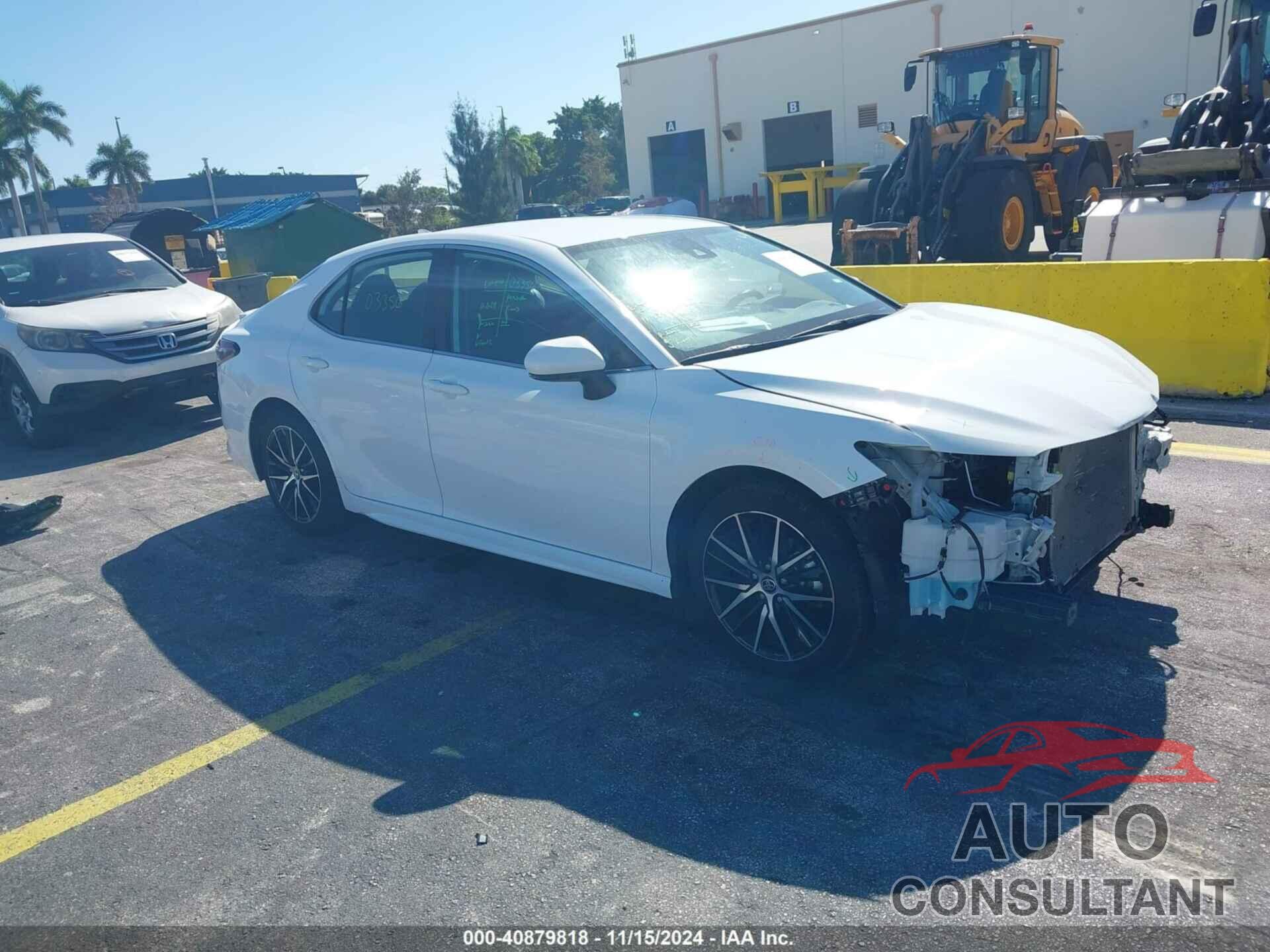 TOYOTA CAMRY 2023 - 4T1G11AK6PU747344