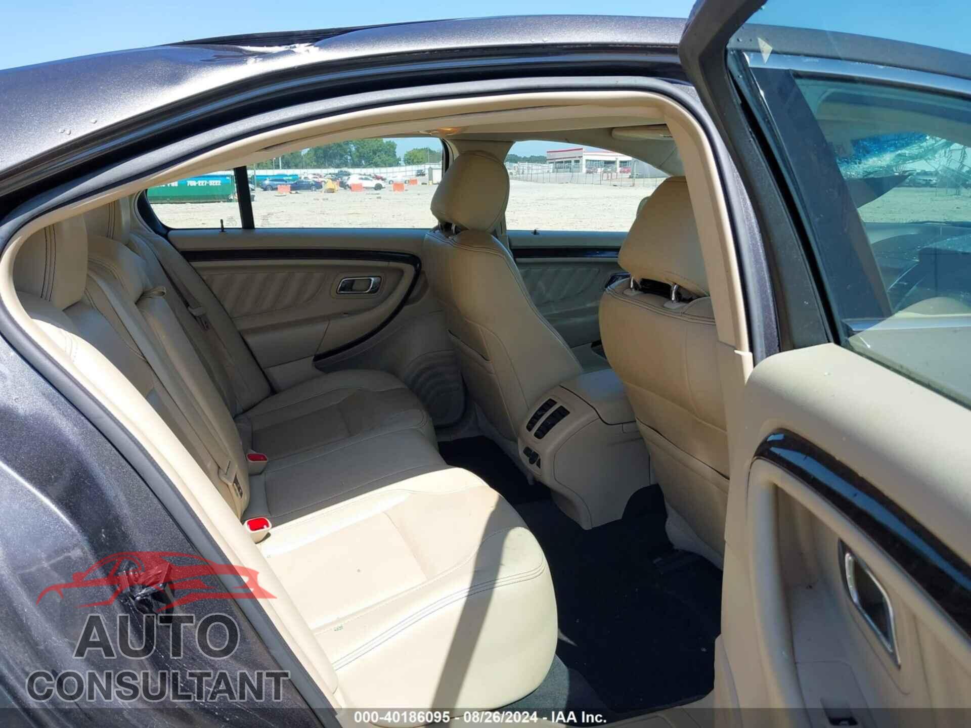 FORD TAURUS 2017 - 1FAHP2F82HG119247