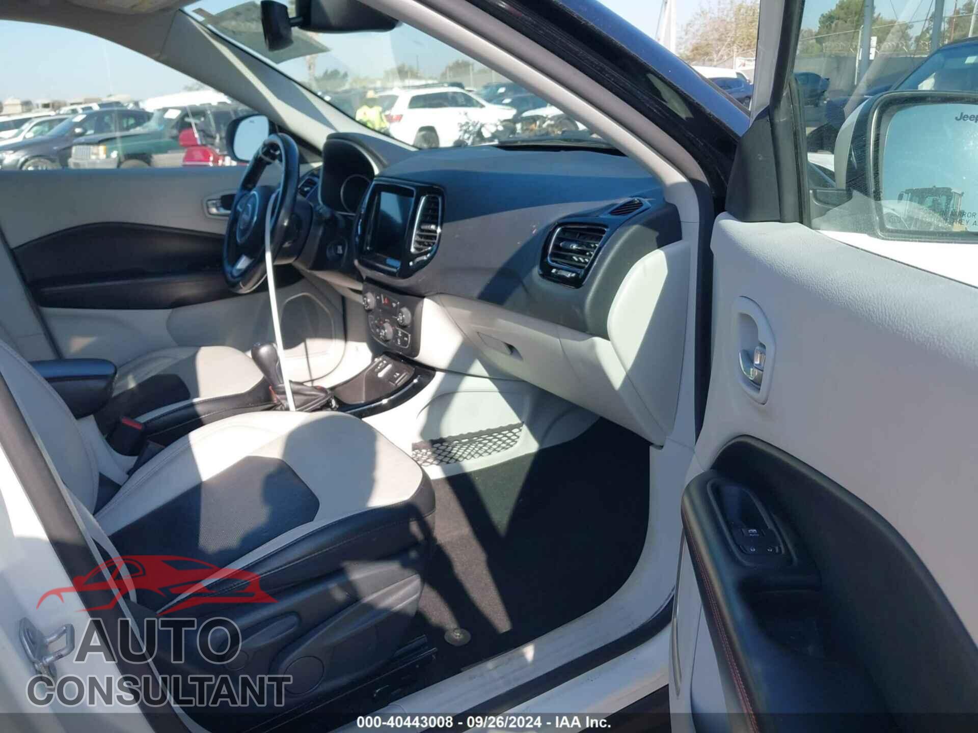 JEEP COMPASS 2020 - 3C4NJCCB2LT198413