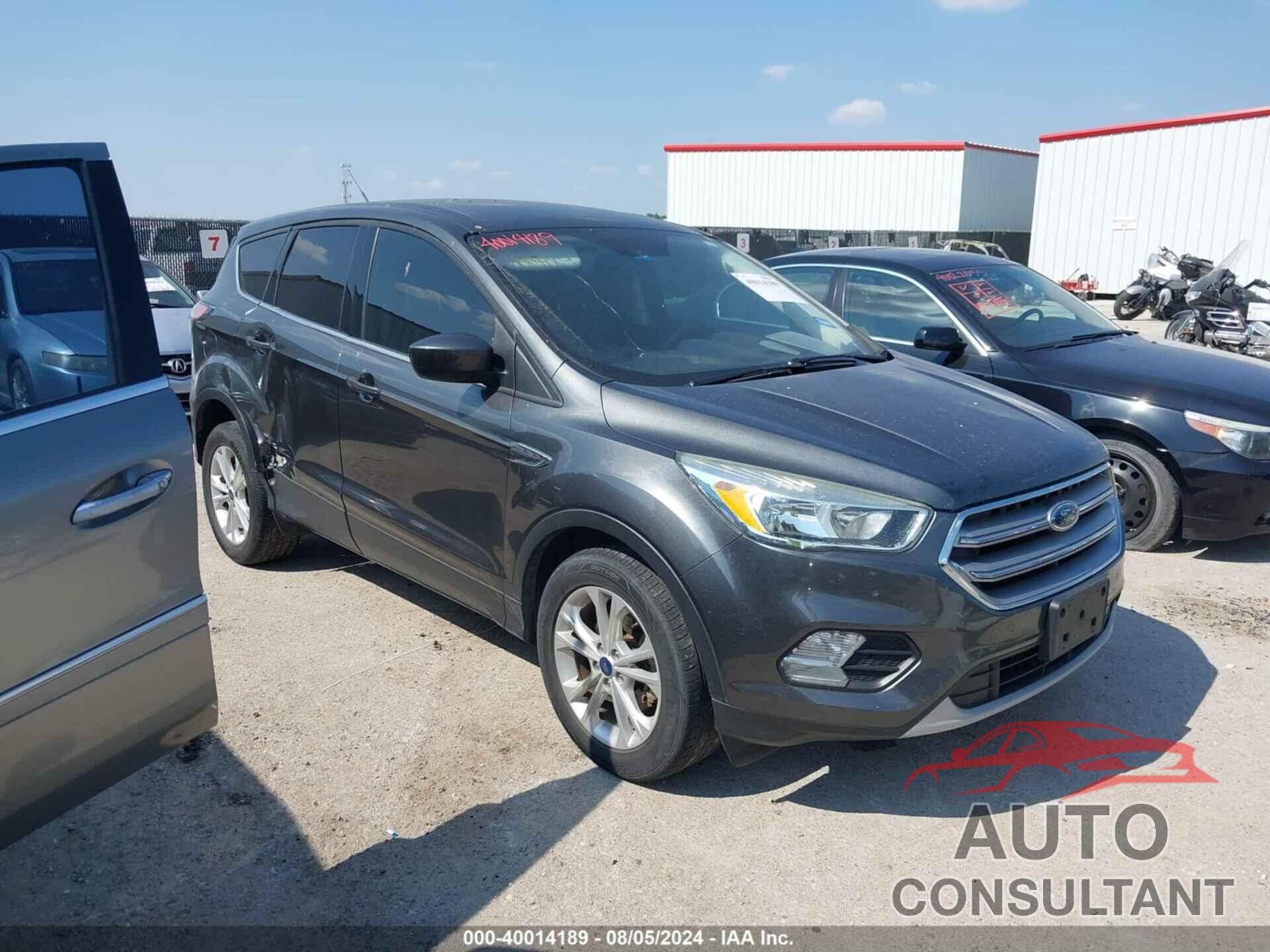 FORD ESCAPE 2017 - 1FMCU0GDXHUA68347