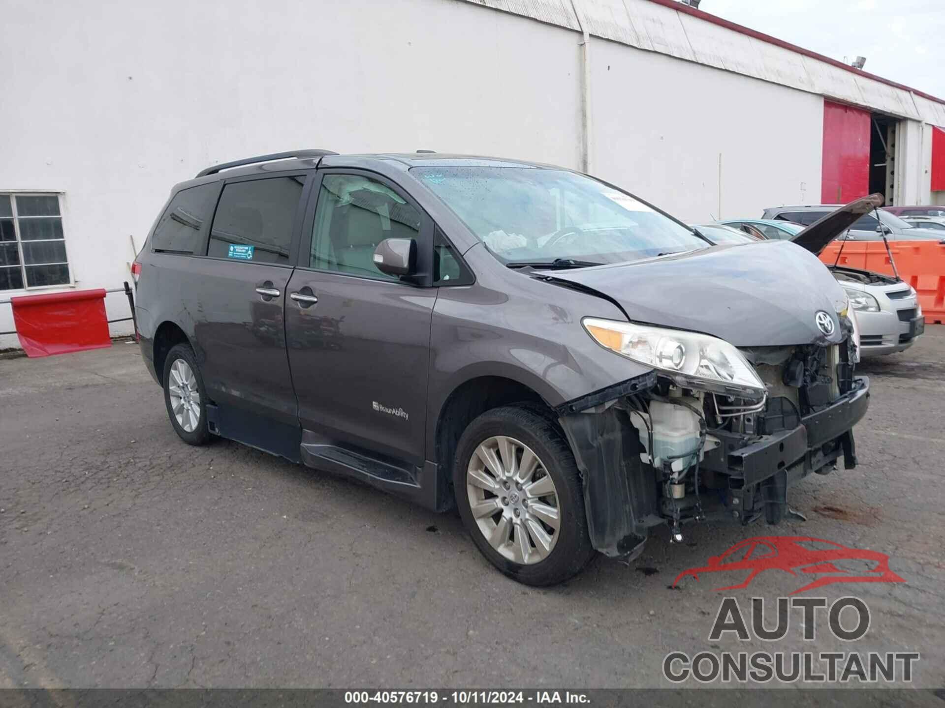 TOYOTA SIENNA 2013 - 5TDYK3DC7DS311088