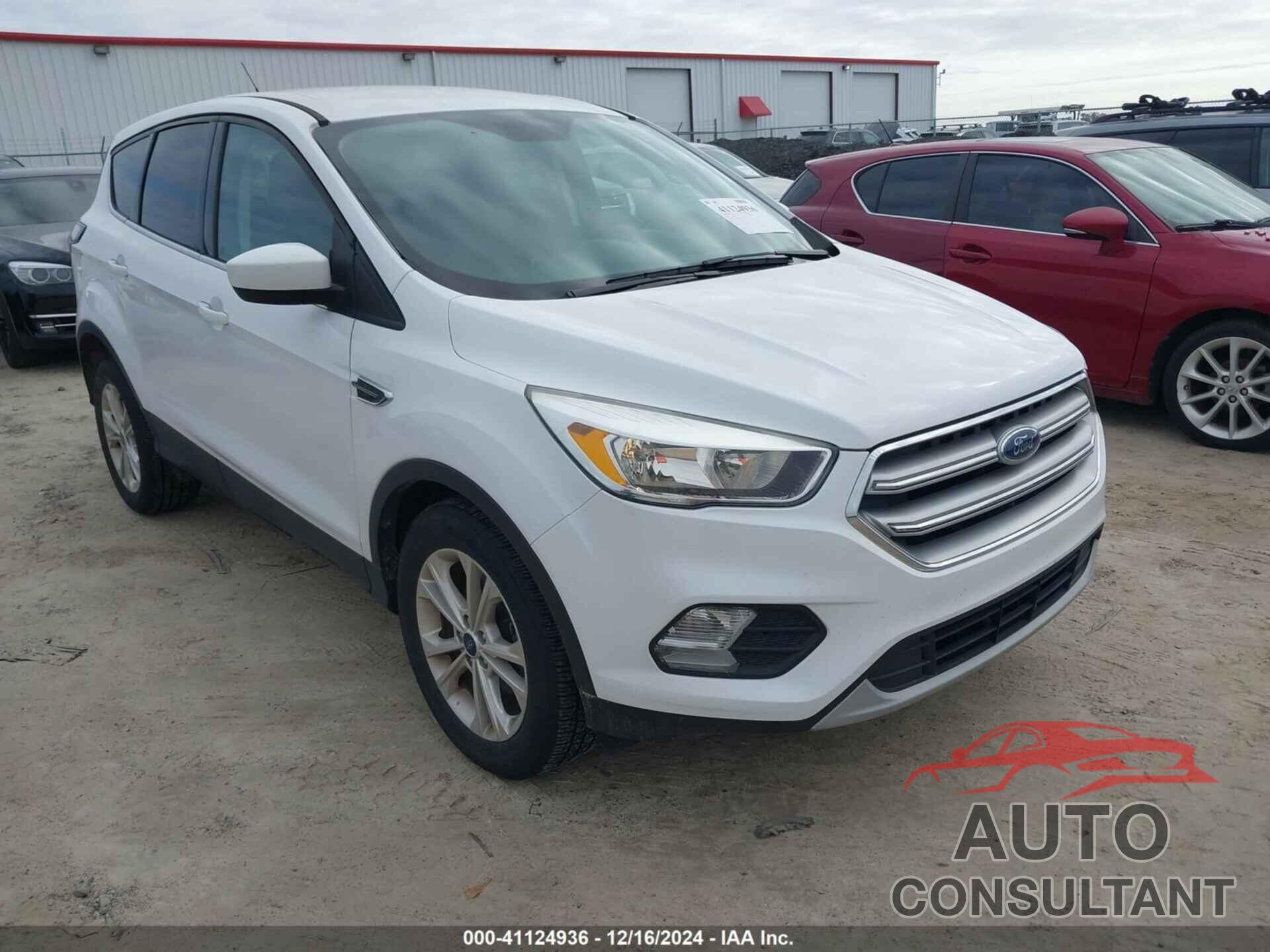 FORD ESCAPE 2017 - 1FMCU0GDXHUC68404