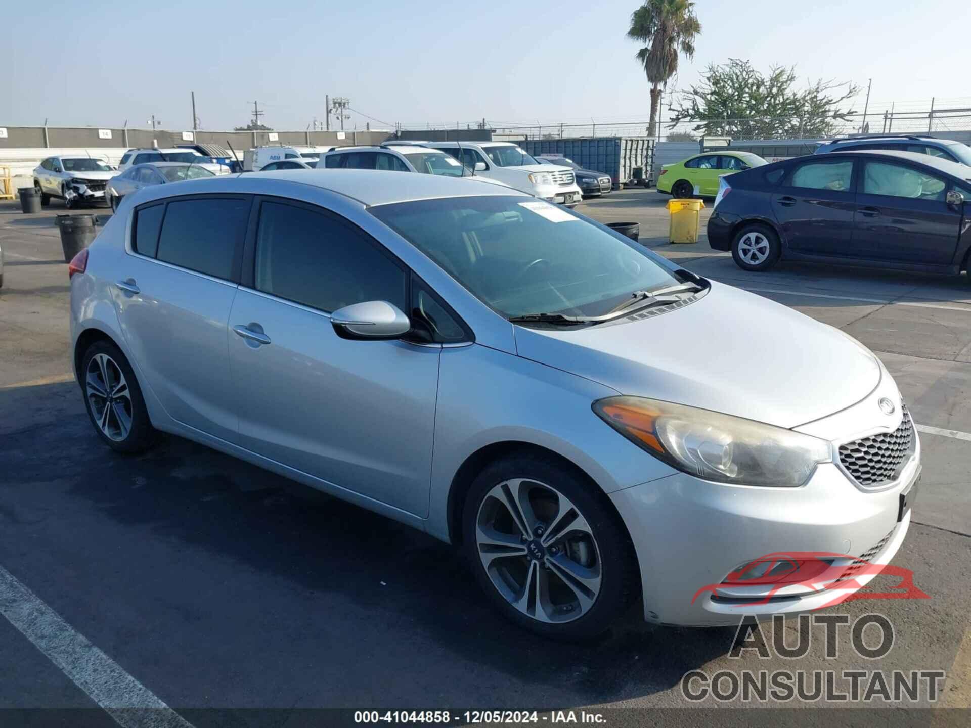 KIA FORTE 2016 - KNAFX5A86G5522780