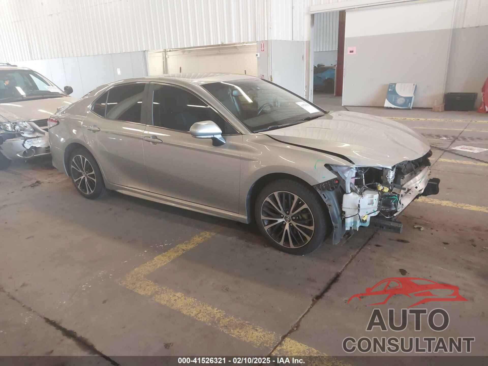 TOYOTA CAMRY 2018 - 4T1B11HK9JU082785