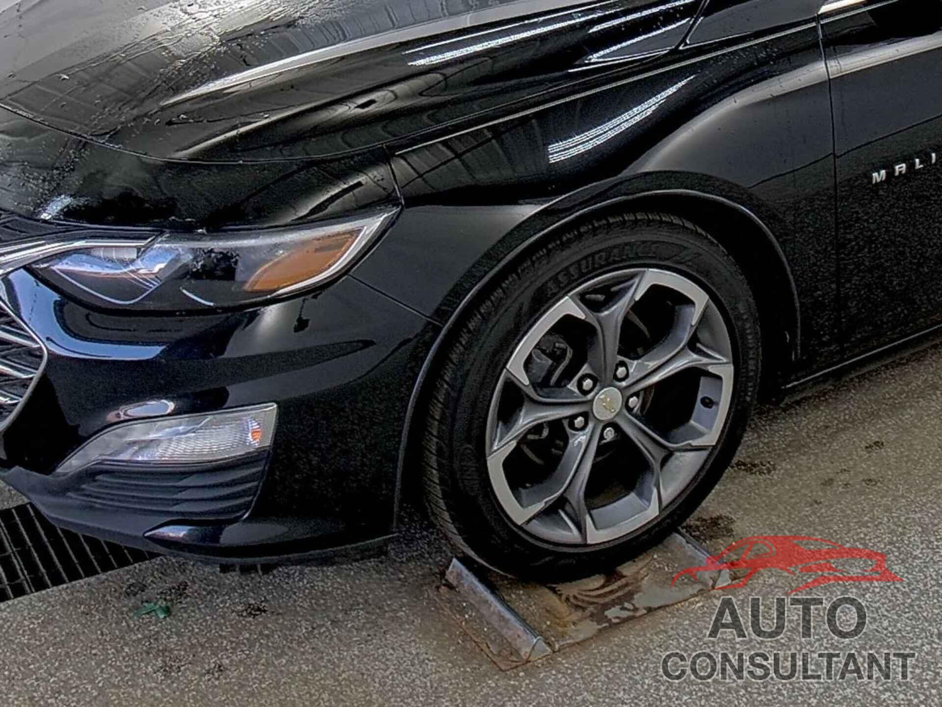 CHEVROLET MALIBU 2021 - 1G1ZD5ST3MF033554