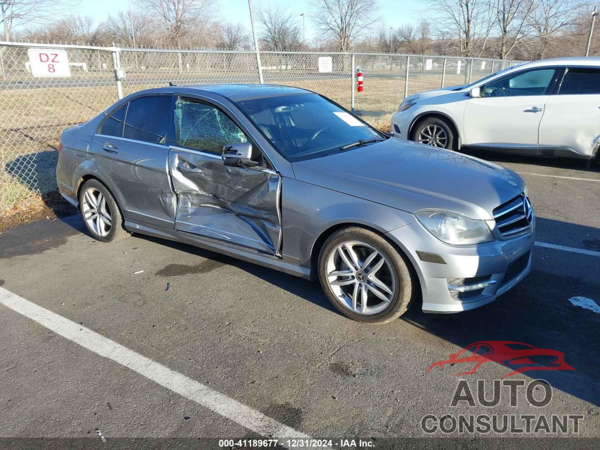 MERCEDES-BENZ C 300 2014 - WDDGF8ABXEG221654