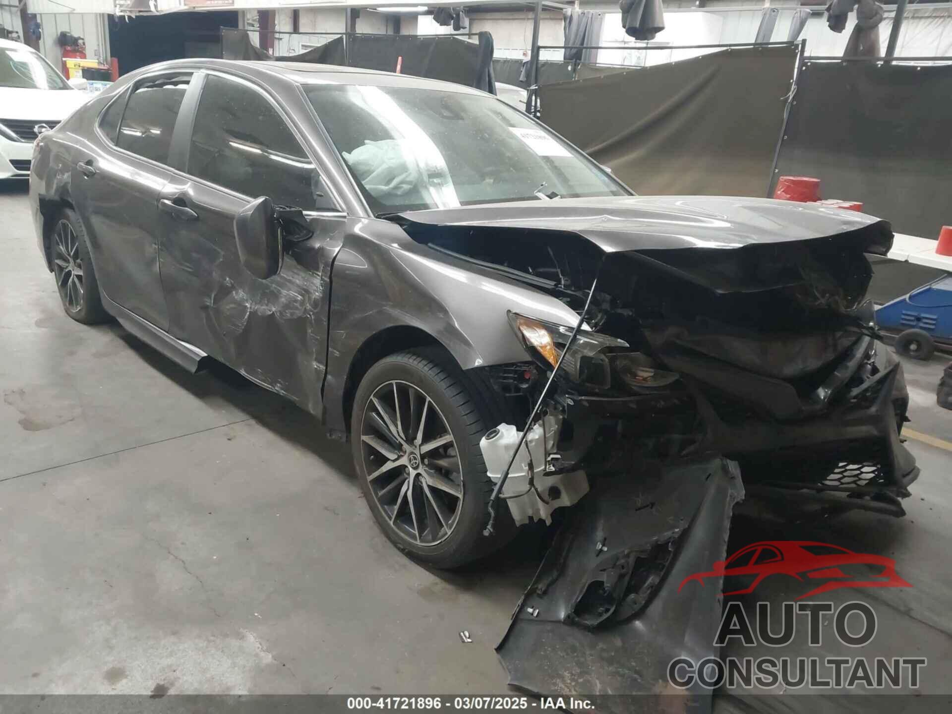 TOYOTA CAMRY 2022 - 4T1T11AK3NU717312