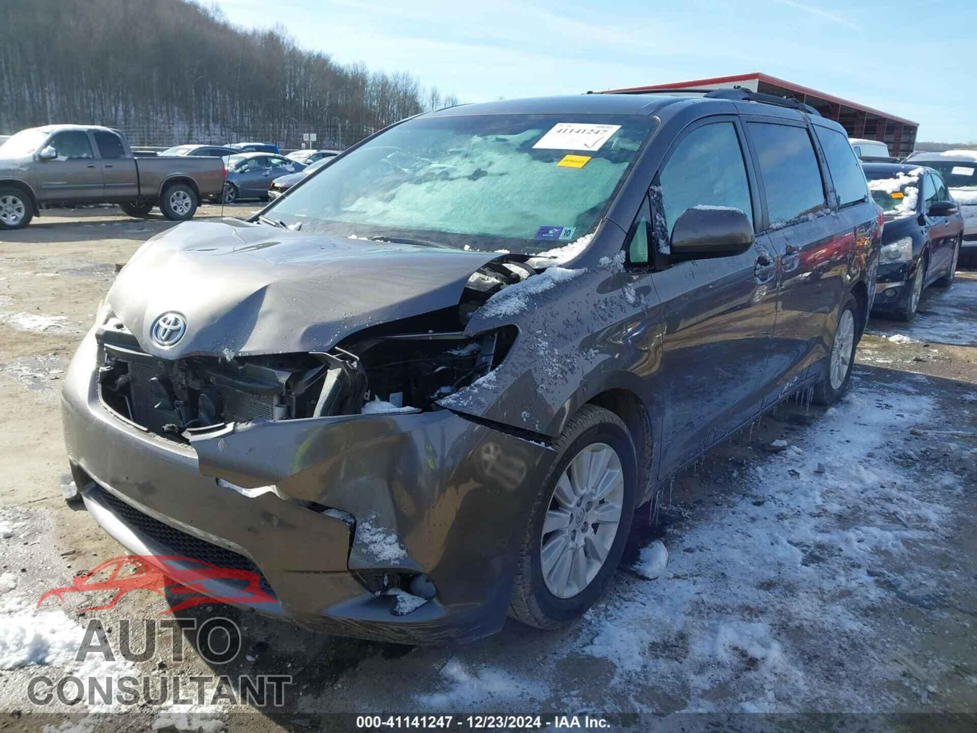 TOYOTA SIENNA 2013 - 5TDJK3DC8DS056730