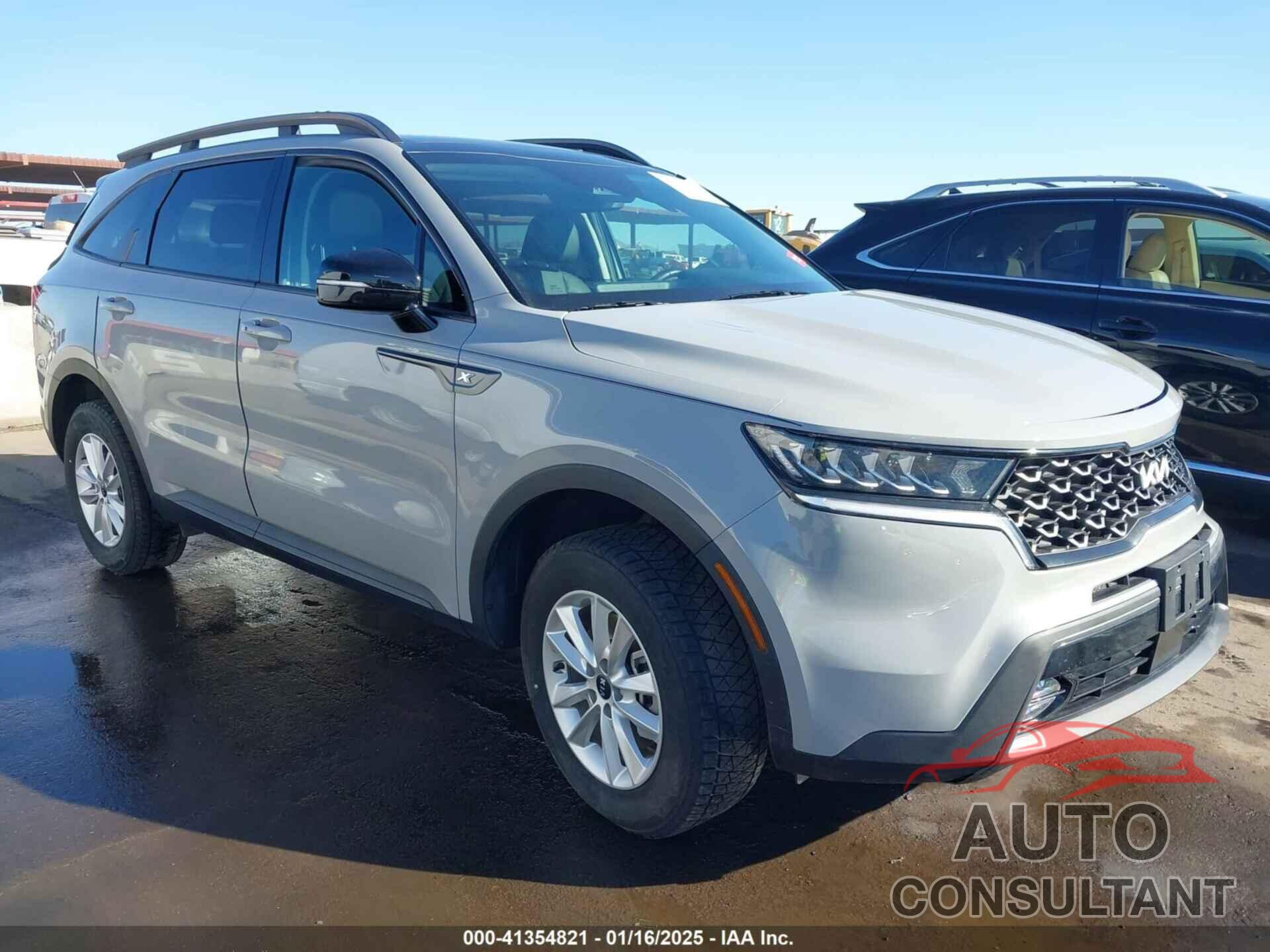KIA SORENTO 2023 - 5XYRHDLF8PG164429