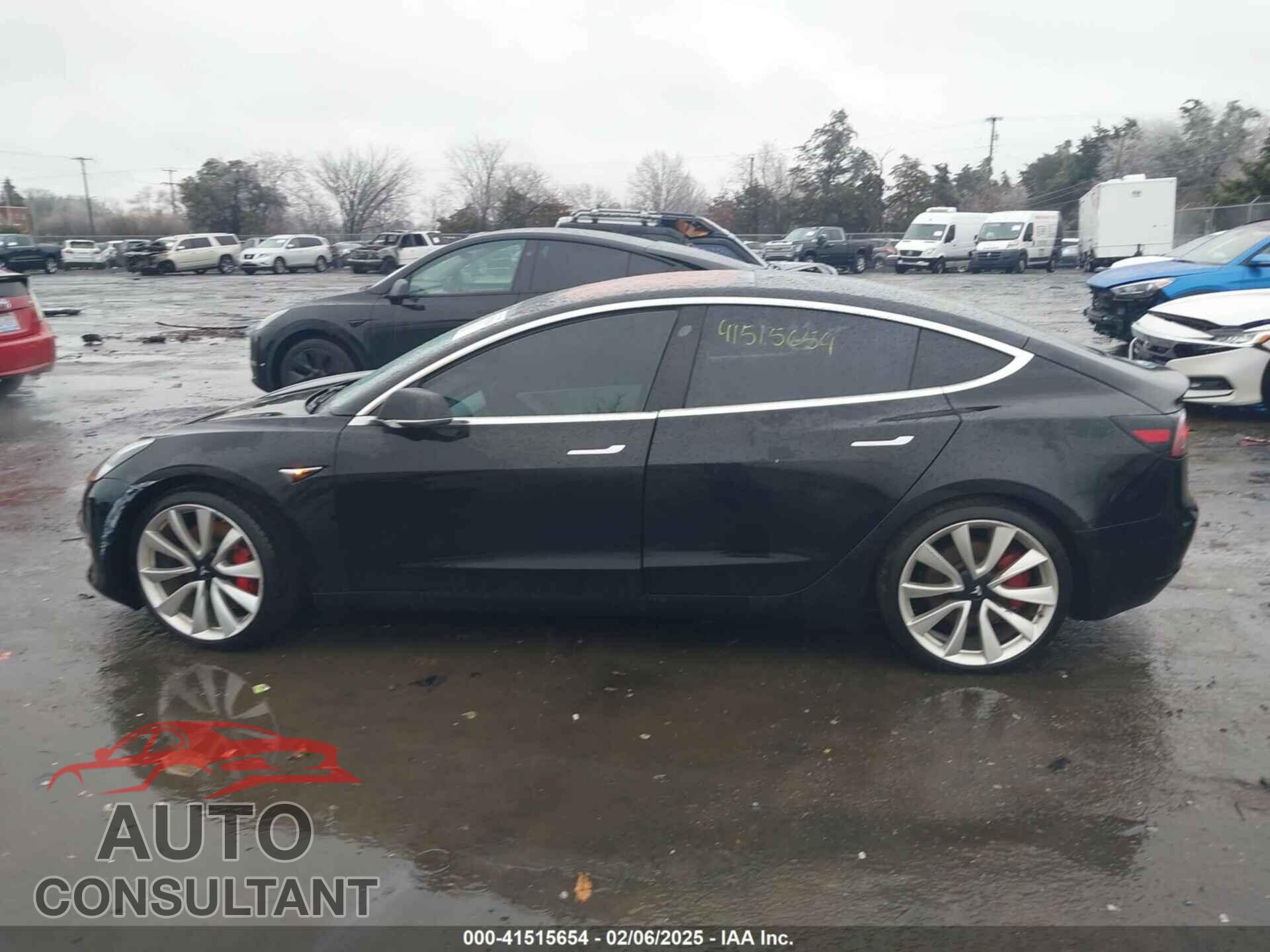 TESLA MODEL 3 2018 - 5YJ3E1EB9JF081811