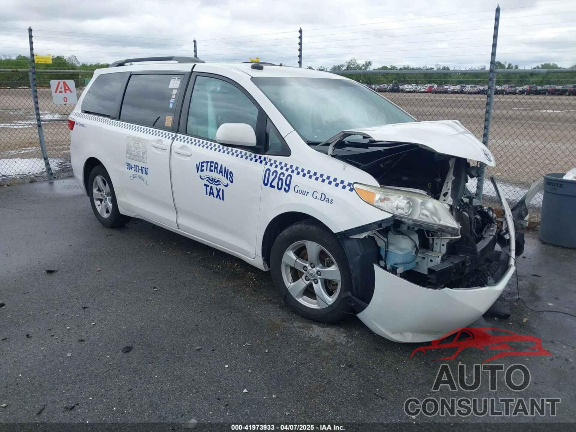 TOYOTA SIENNA 2017 - 5TDKZ3DCXHS896658