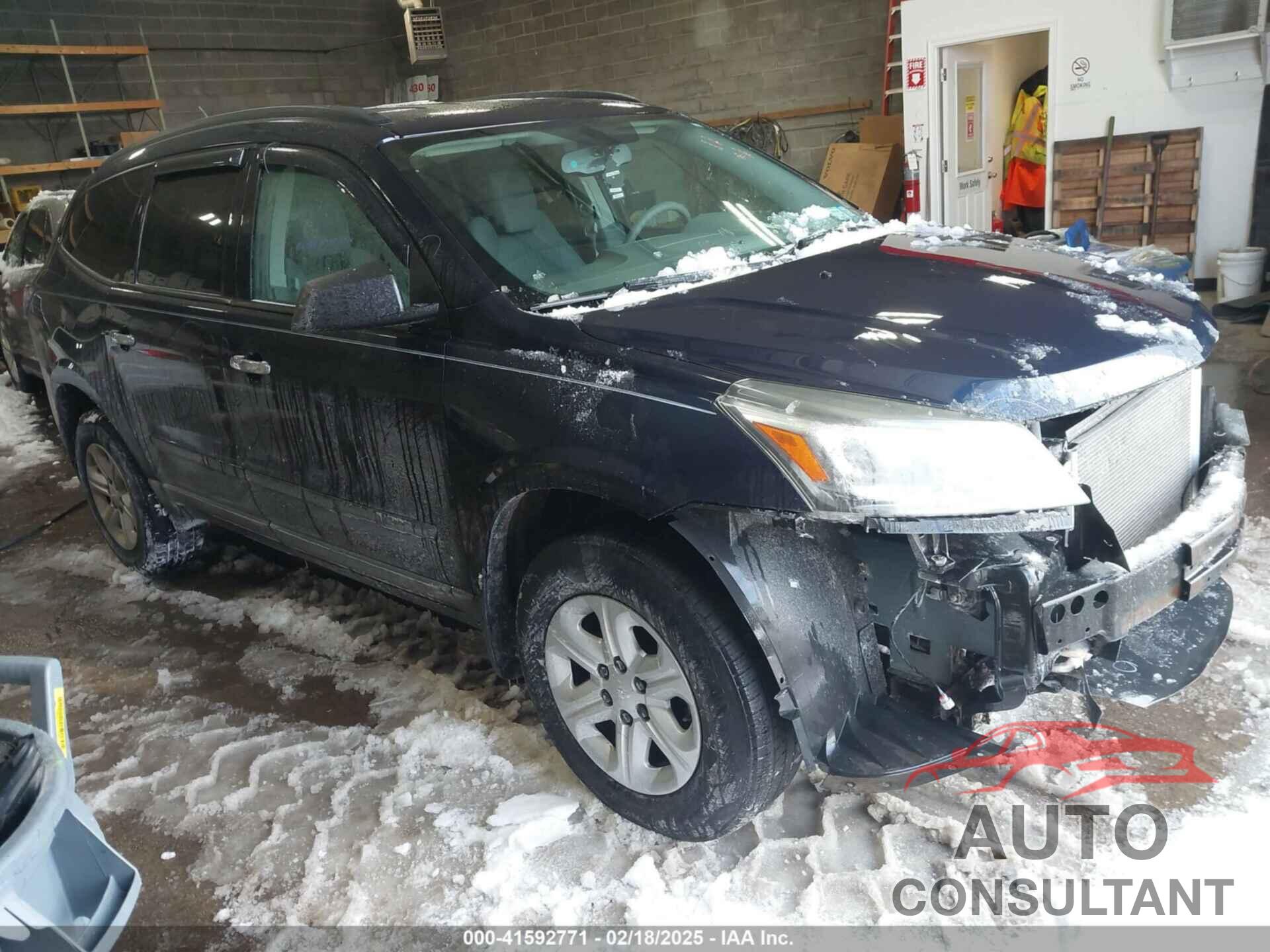 CHEVROLET TRAVERSE 2015 - 1GNKRFED8FJ290656