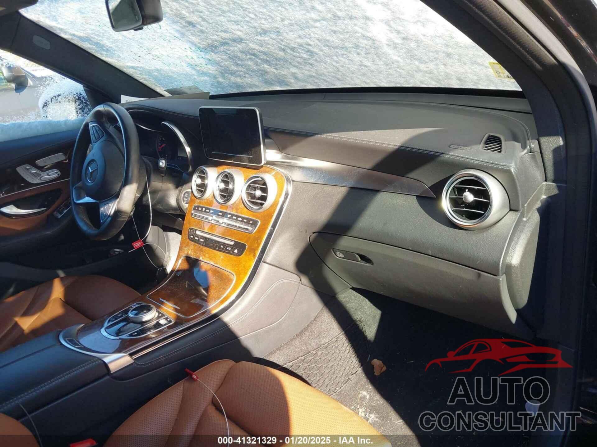 MERCEDES-BENZ GLC 300 2019 - WDC0G4KB8KV163643
