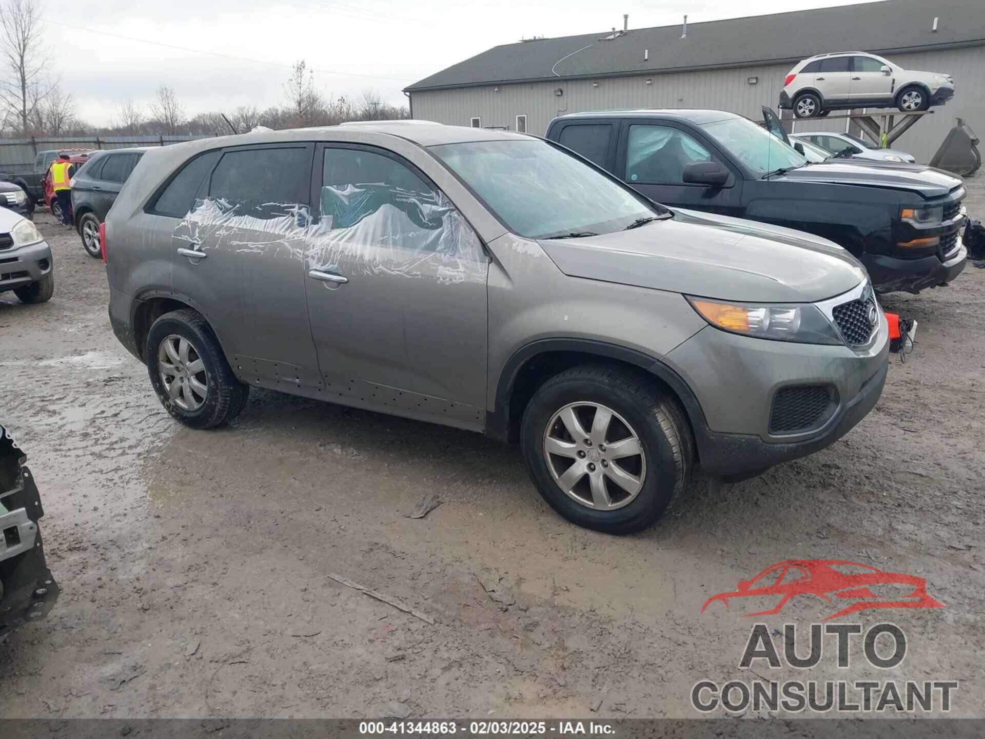 KIA SORENTO 2011 - 5XYKT3A11BG164475