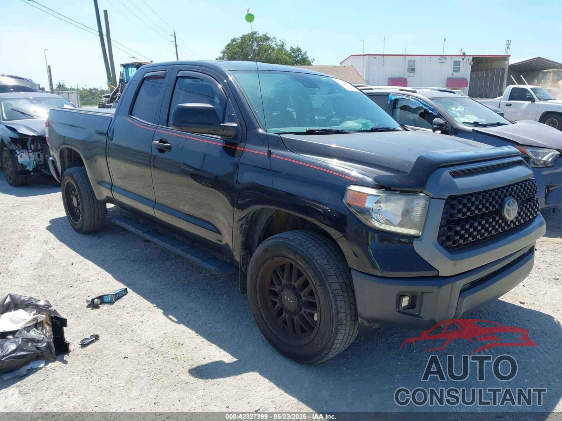 TOYOTA TUNDRA 2019 - 5TFUY5F13KX852912