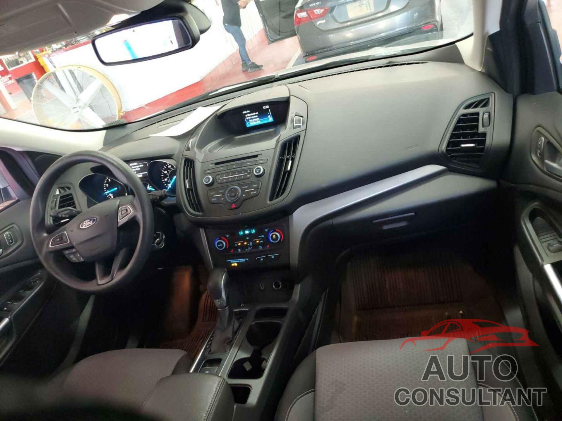 FORD ESCAPE 2018 - 1FMCU9GD3JUC13075