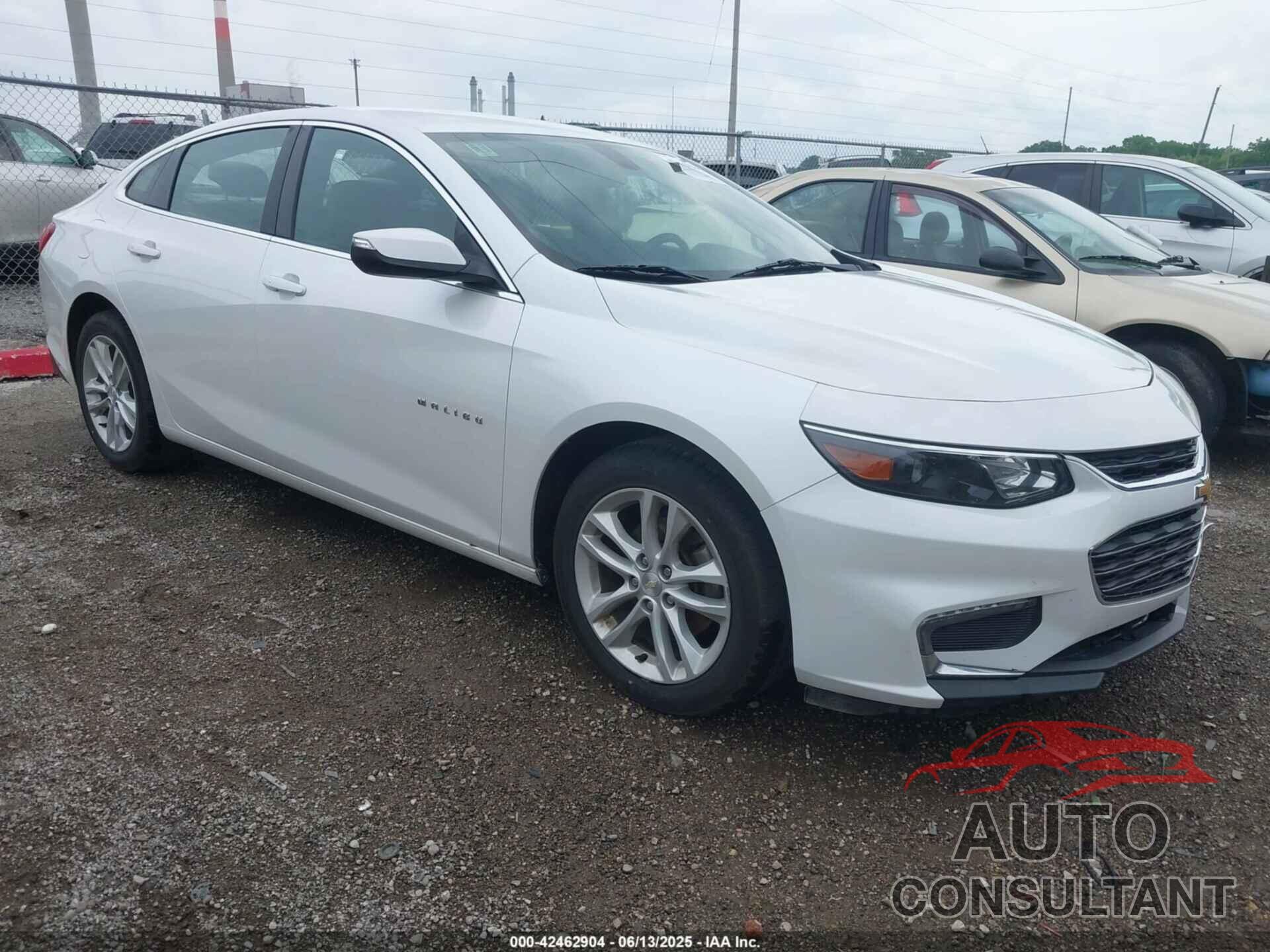 CHEVROLET MALIBU 2017 - 1G1ZE5ST6HF207863