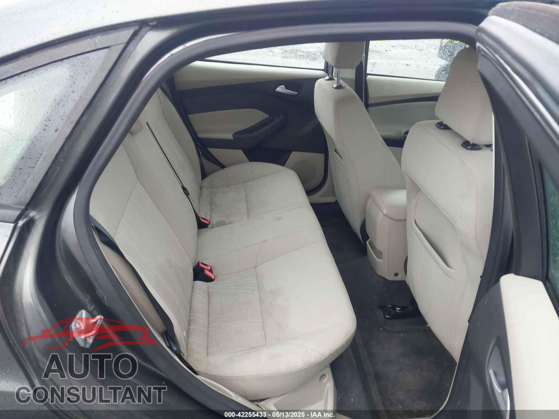 FORD FOCUS 2015 - 1FADP3F20FL250844