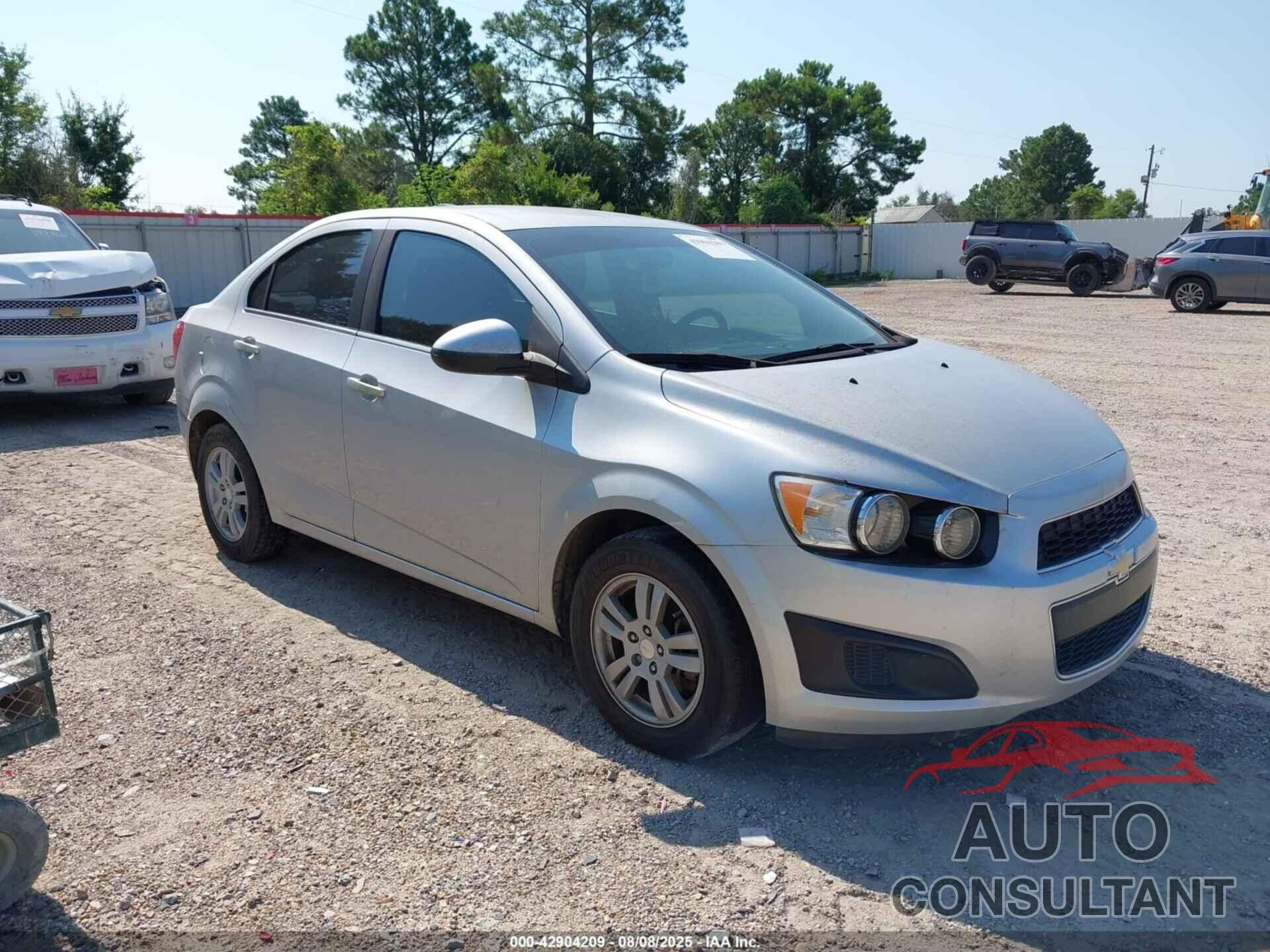 CHEVROLET SONIC 2015 - 1G1JC5SHXF4126114